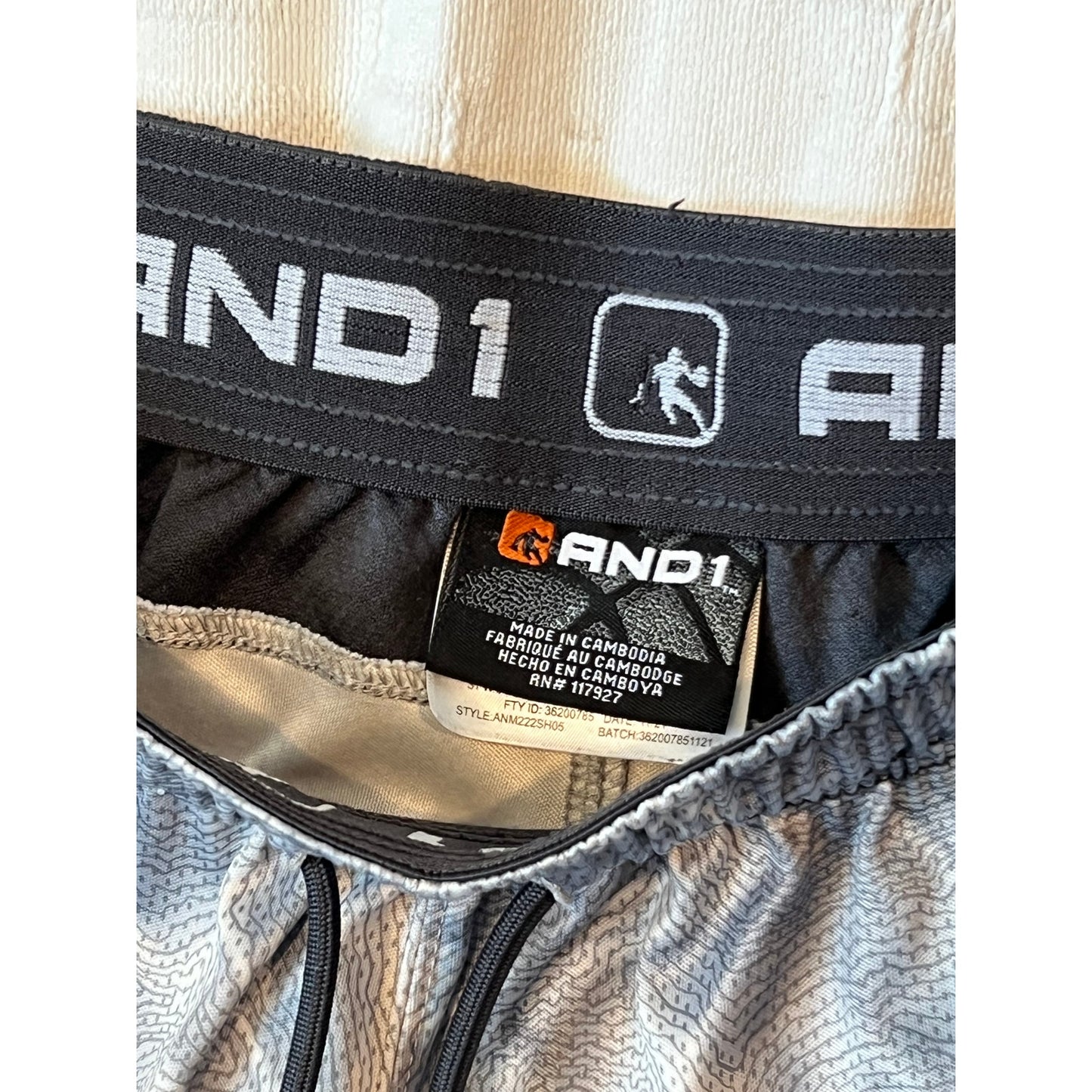 And 1 Gray Silver and Black Athletic Shorts Mens M