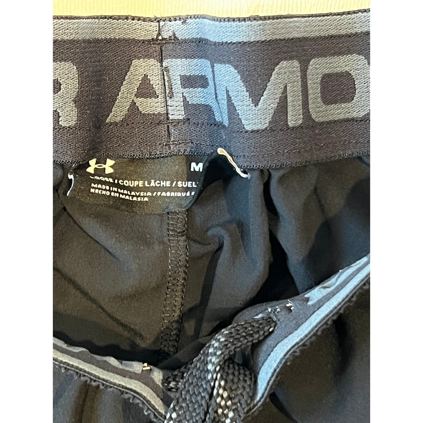 Under Armour Loose Black Athletic Shorts Mens M