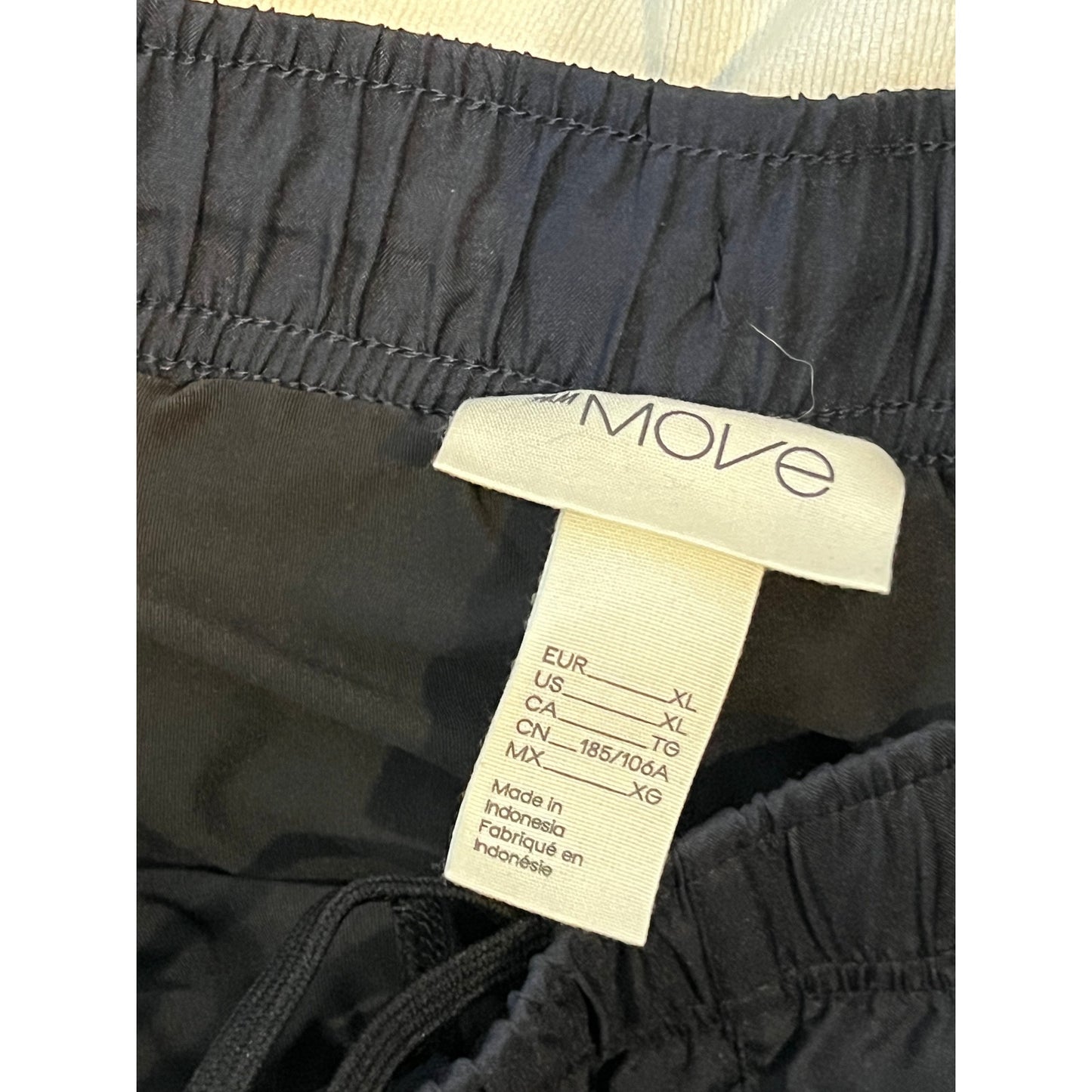 H & M Move Training Shorts w Compression Liner Mens XL