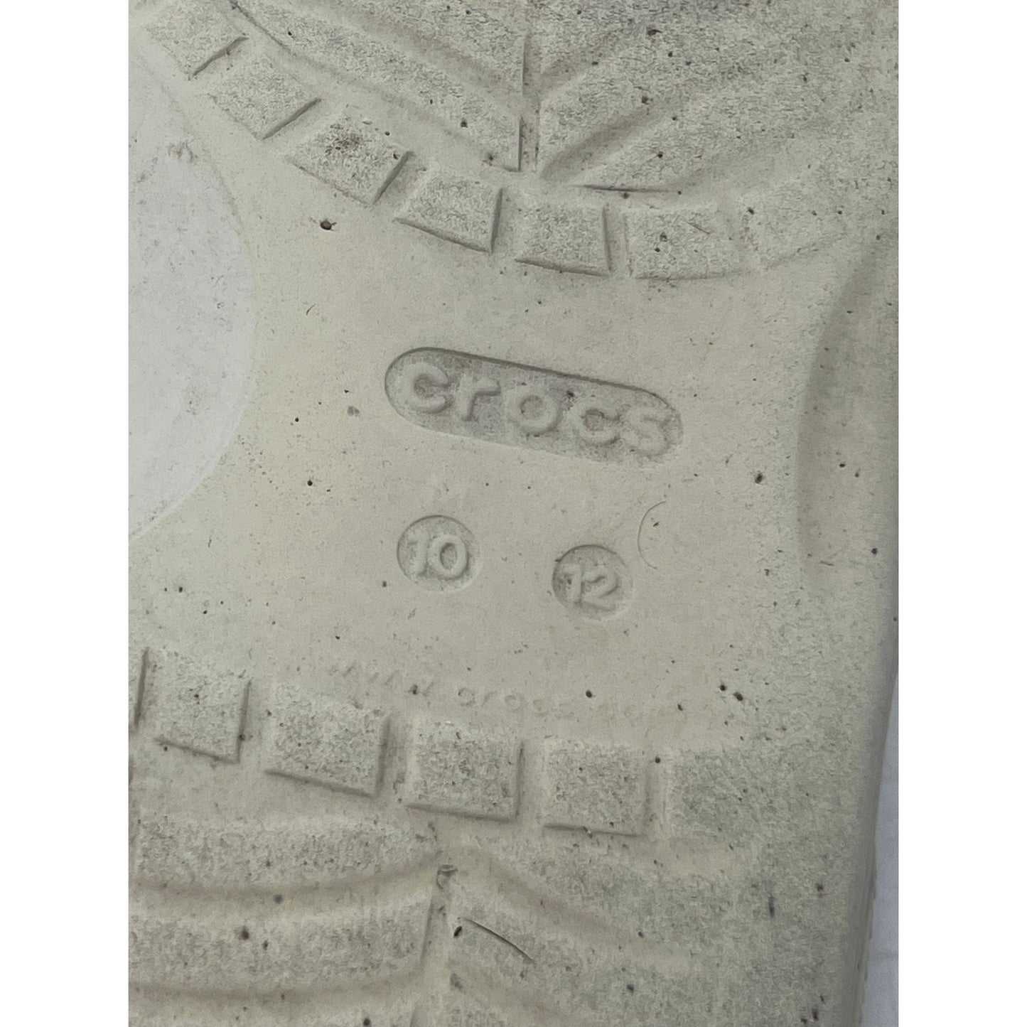 Sandalias clásicas icónicas Crocs Blancas Cómodas Dos Tiras Talla Hombre 10