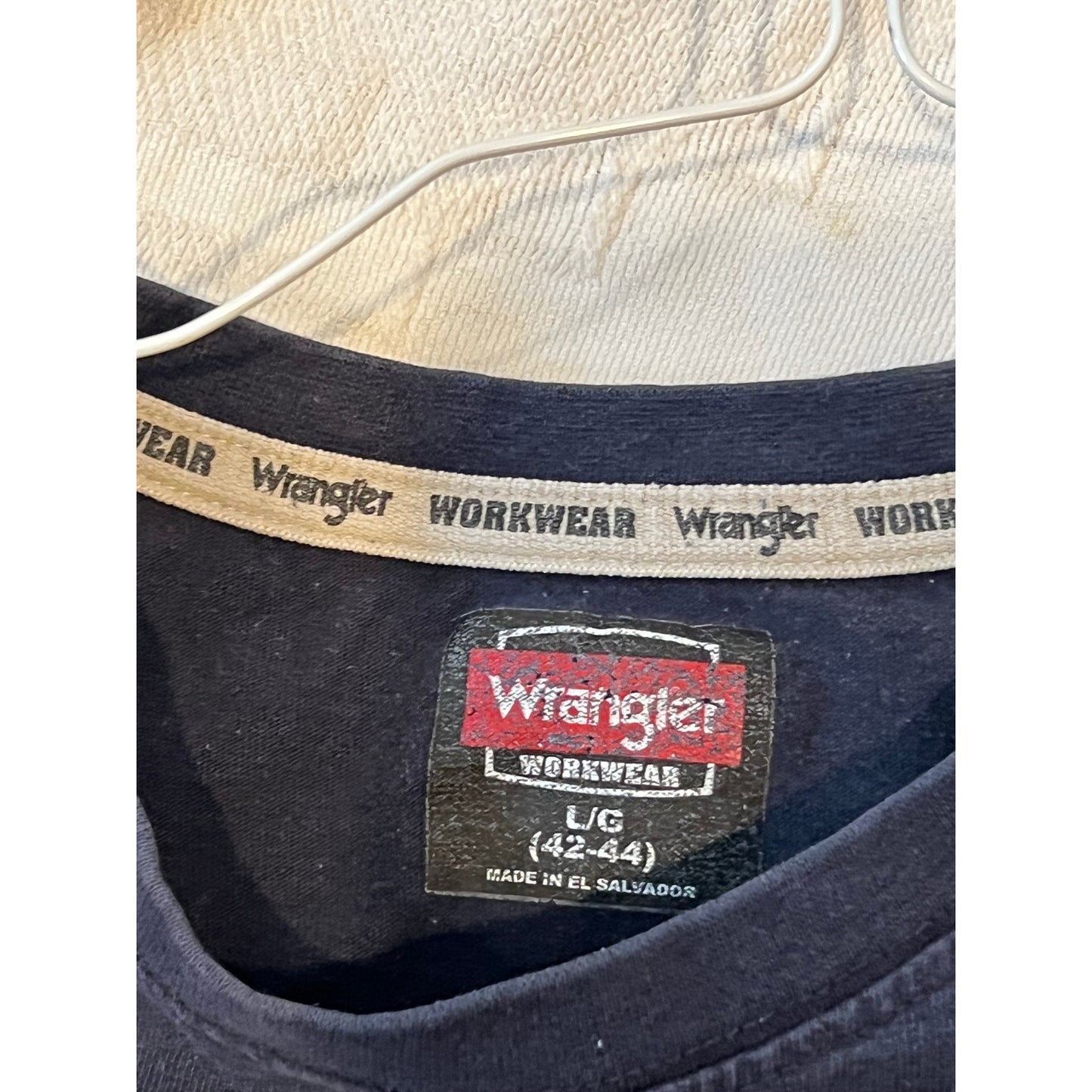 Wrangler Workwear Camiseta de manga larga con bolsillo para hombre Talla grande
