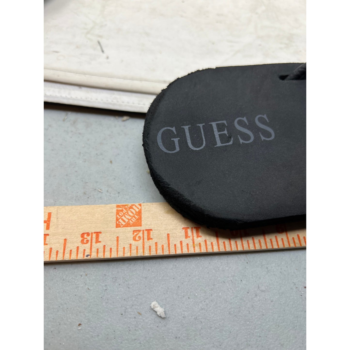 Sandalias Guess para hombre, talla 11, de color negro