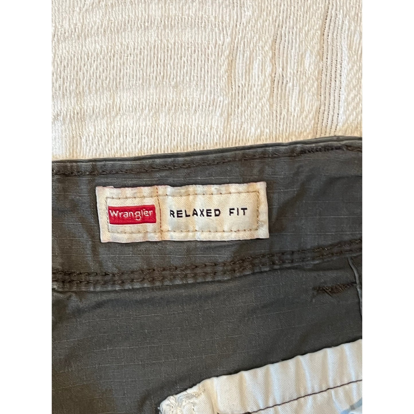 Wrangler Green/Gray Relaxed Fit Cargo Pants Mens Sz 38x30