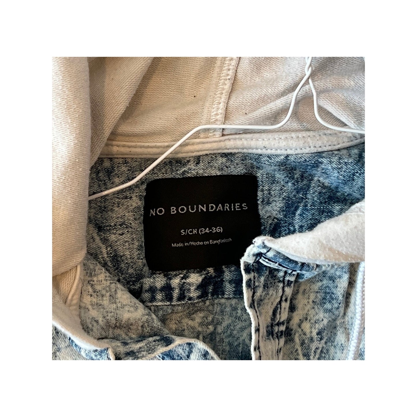 No Boundaries Hooded Jean Shirt Mens S (34-36)