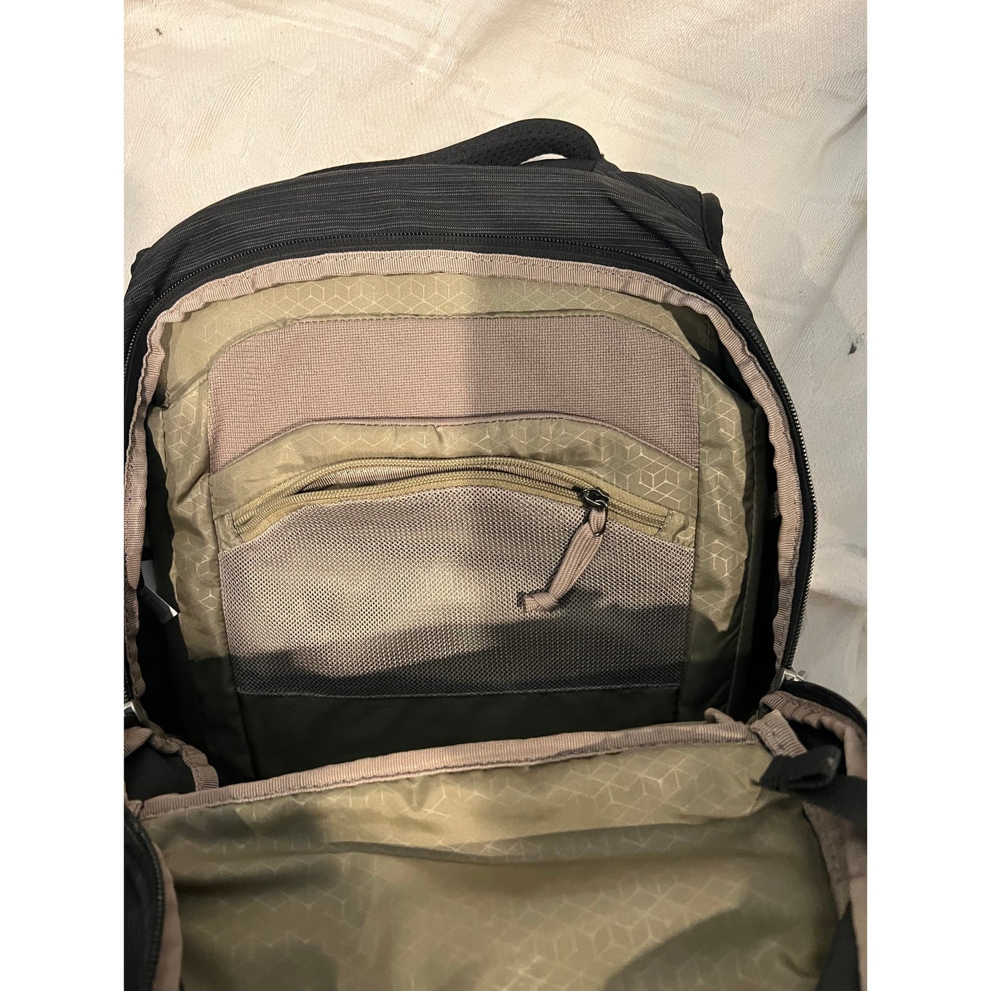 Thule Construct 24L Black Backpack