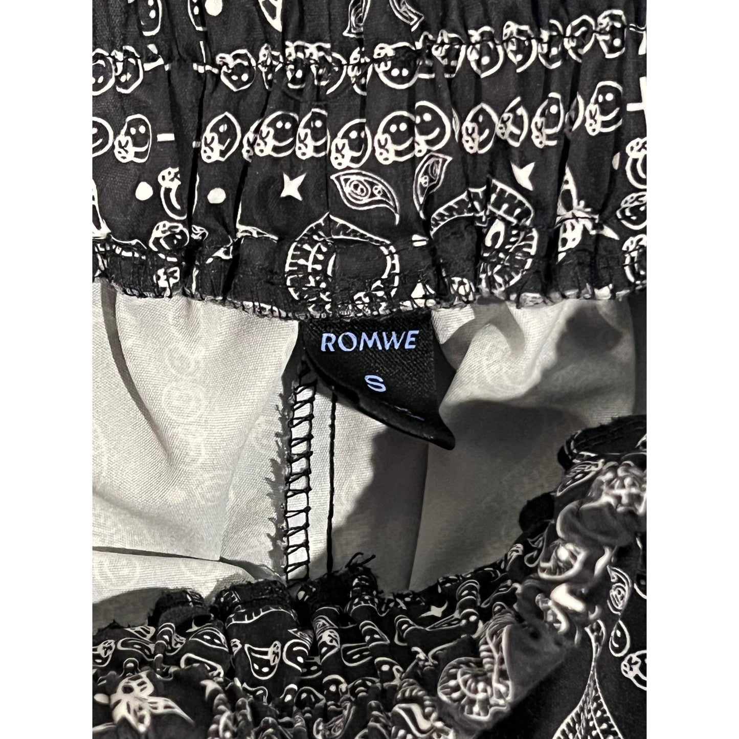 Romwe NYC Print Shorts Mens Small