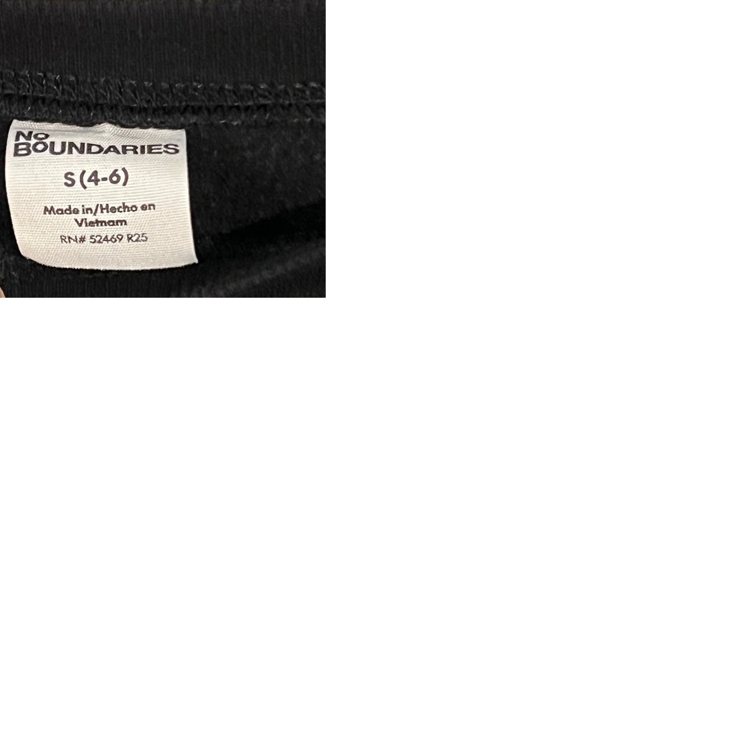 Sudadera de cuello redondo negra No Boundaries para mujer, talla S (4-6)