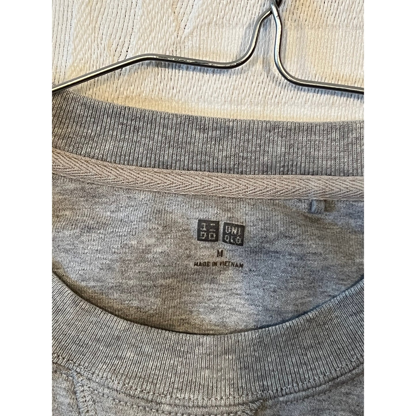 Uniqlo Gray Crewneck Sweater Mens M