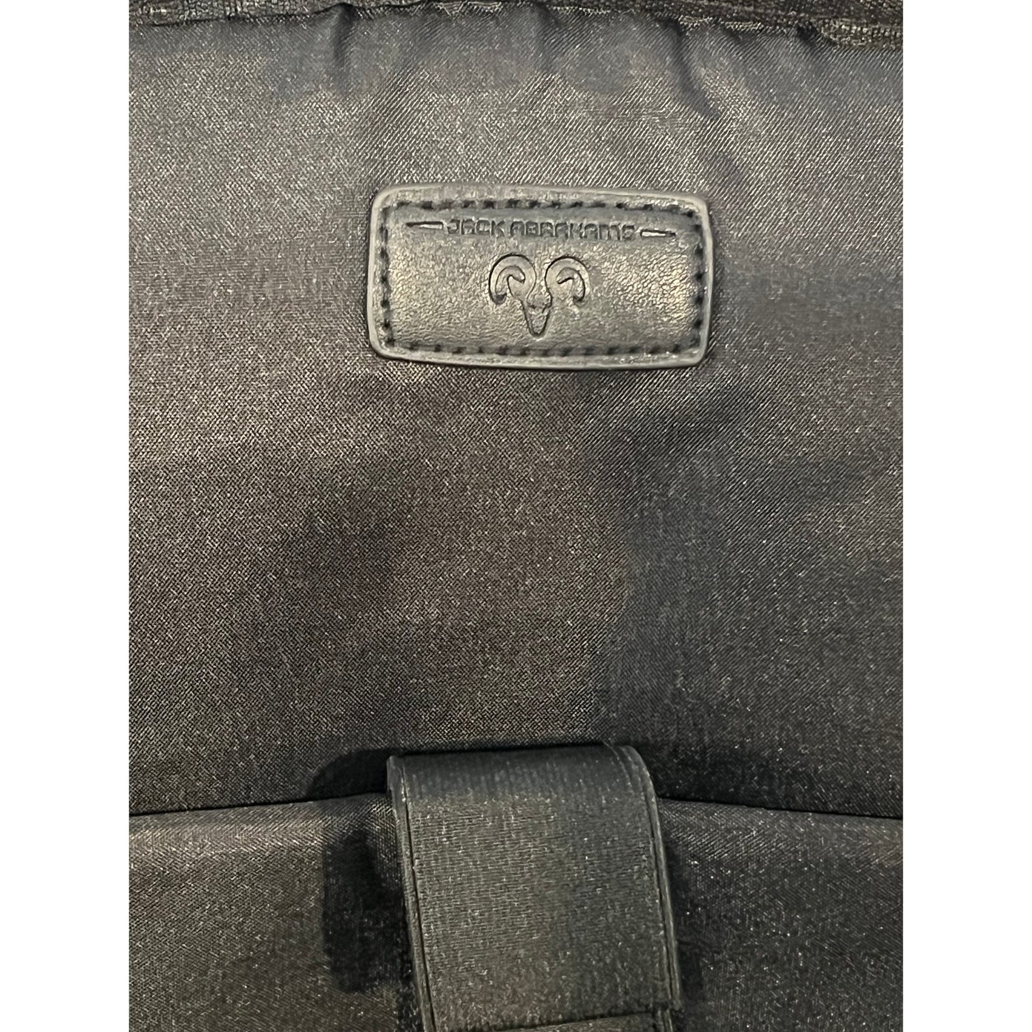 ack Abrahams The Hamilton 18-In Workbook Backpack w USB Port