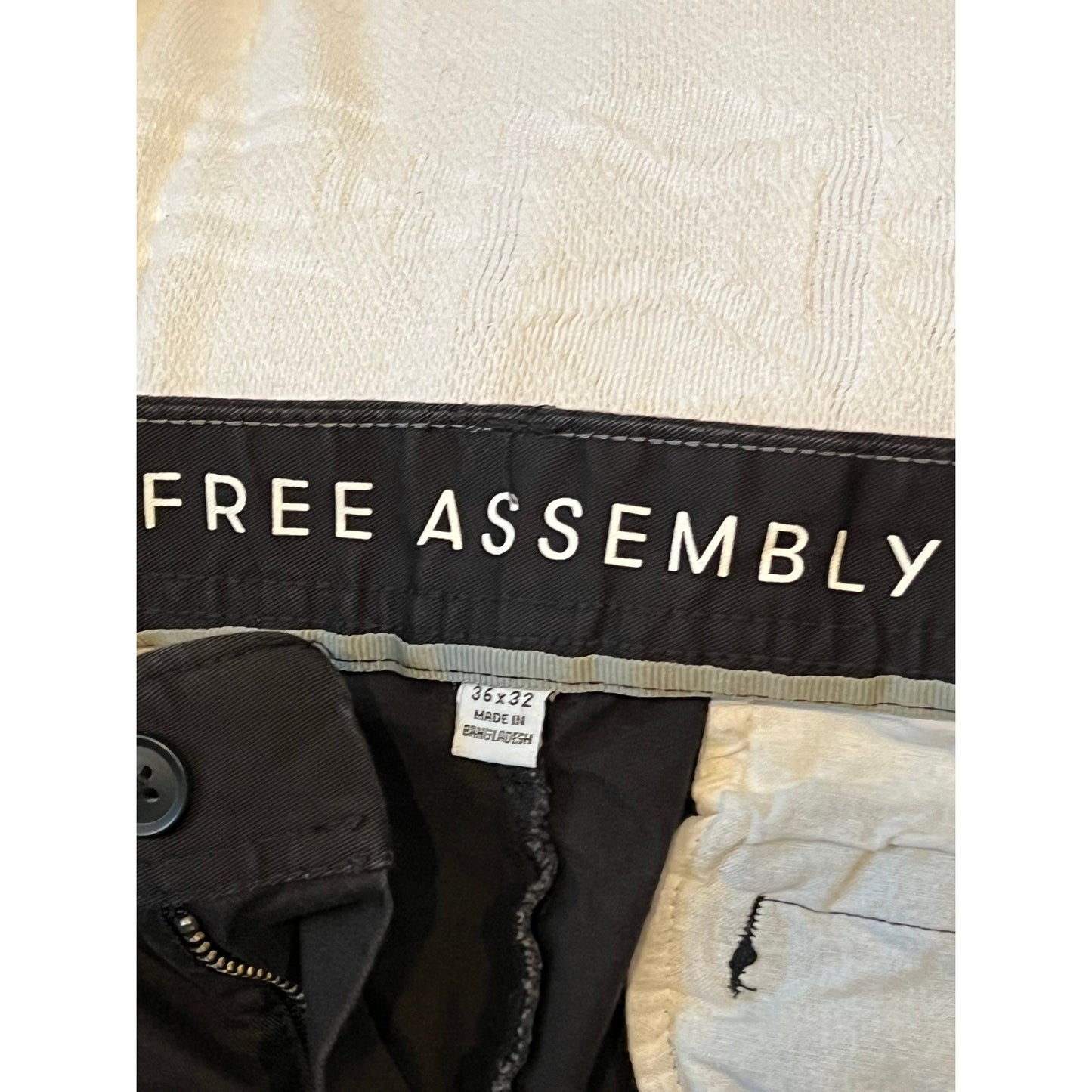 Pantalones chinos Free Assembly negros con tono marrón para hombre 36x32