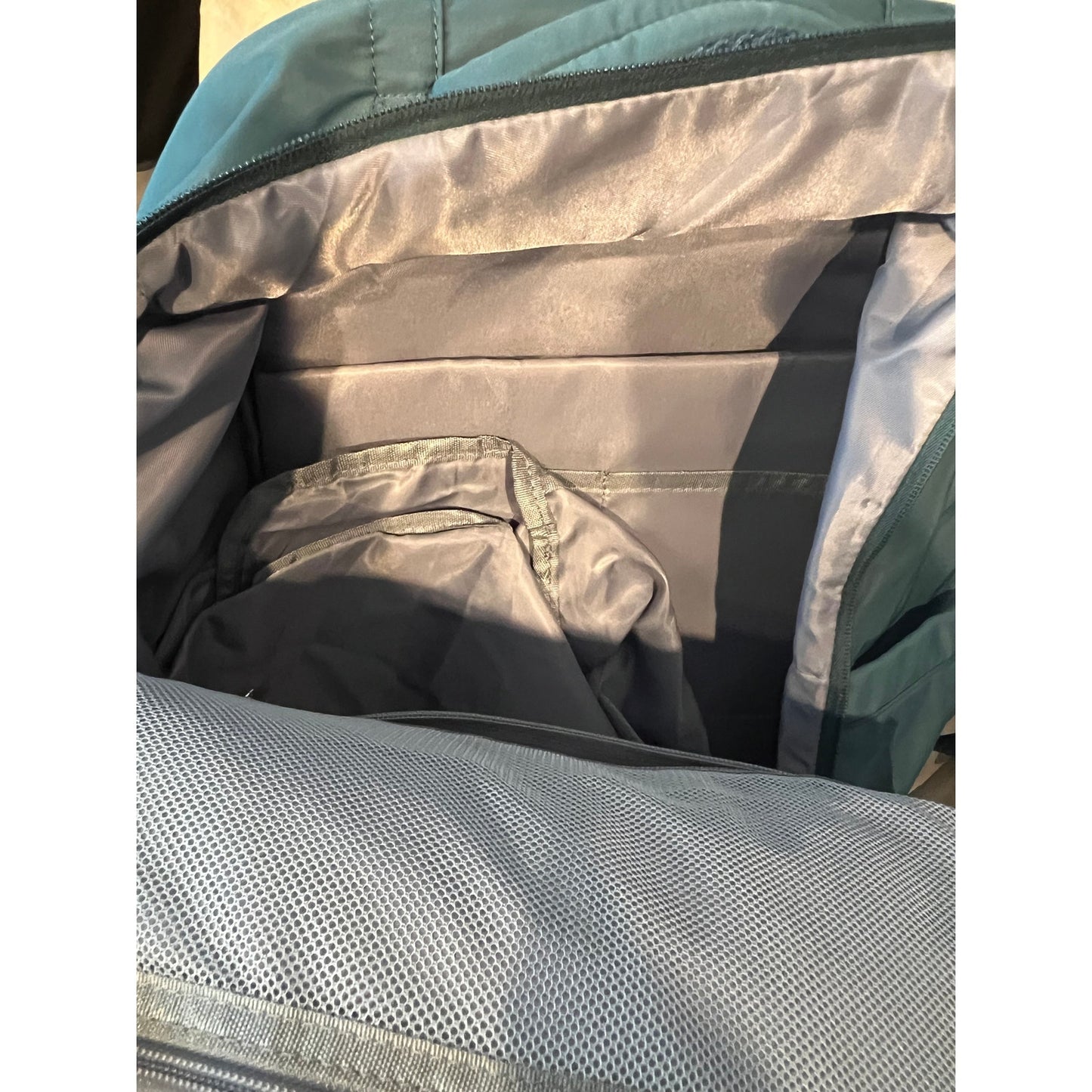 Target Charging Clamshell Sea Green Padded Charging Backpack