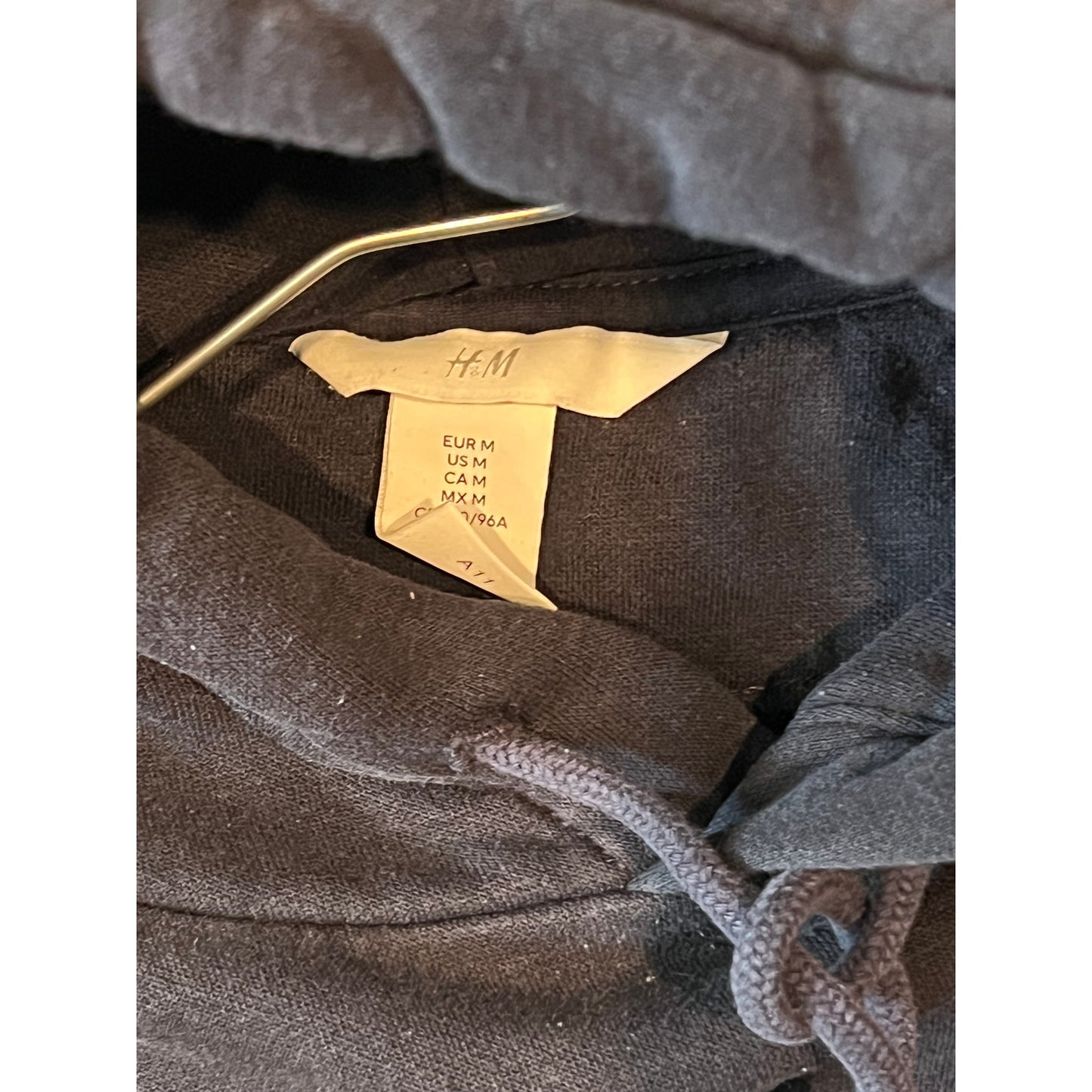 H&M Black Pullover Hoodie Mens M