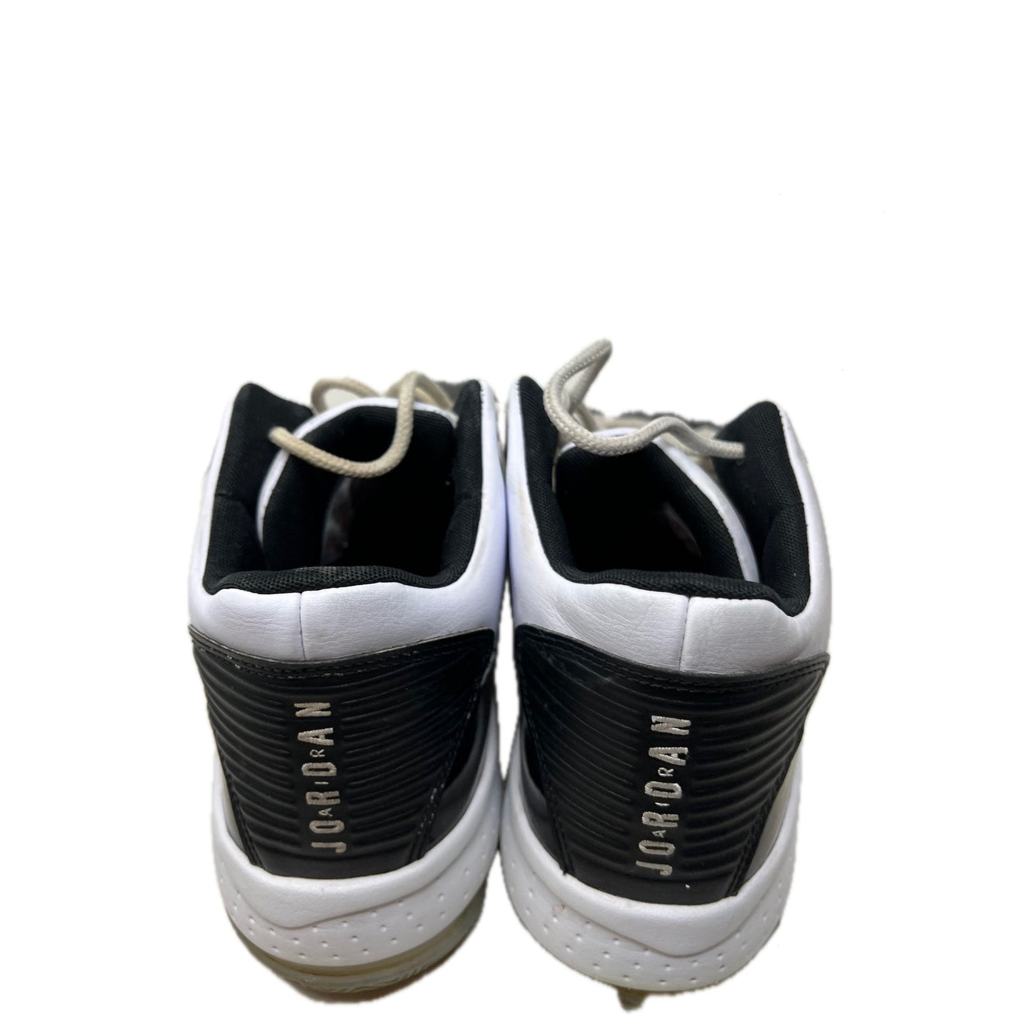 Nike Jordan Max Aura 2 Blanco Negro Rojo Gimnasio Hombre 10.5