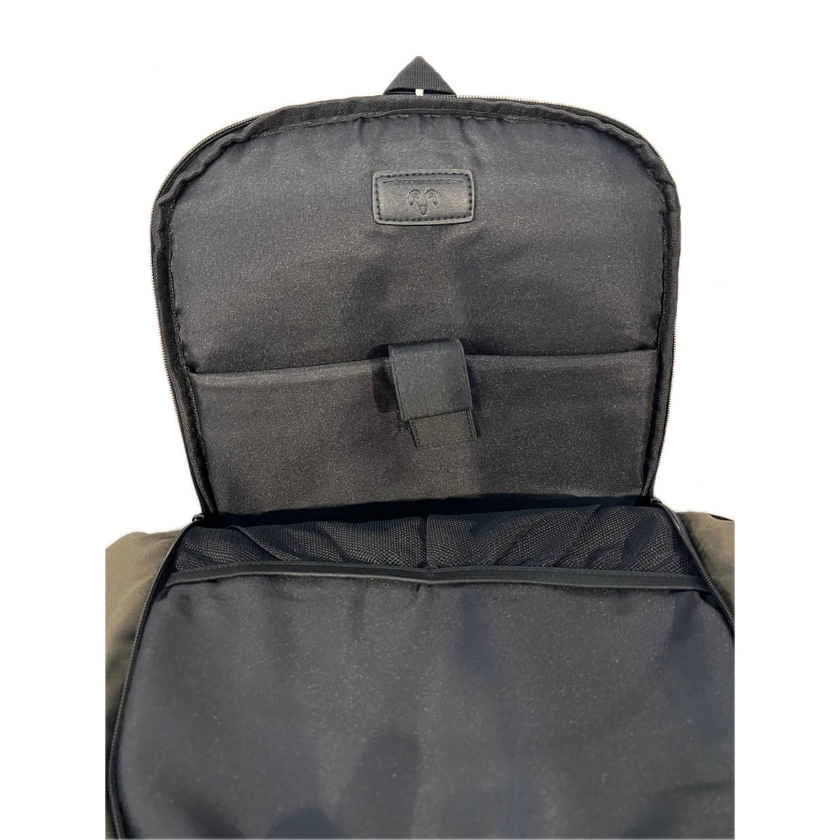ack Abrahams The Hamilton 18-In Workbook Backpack w USB Port
