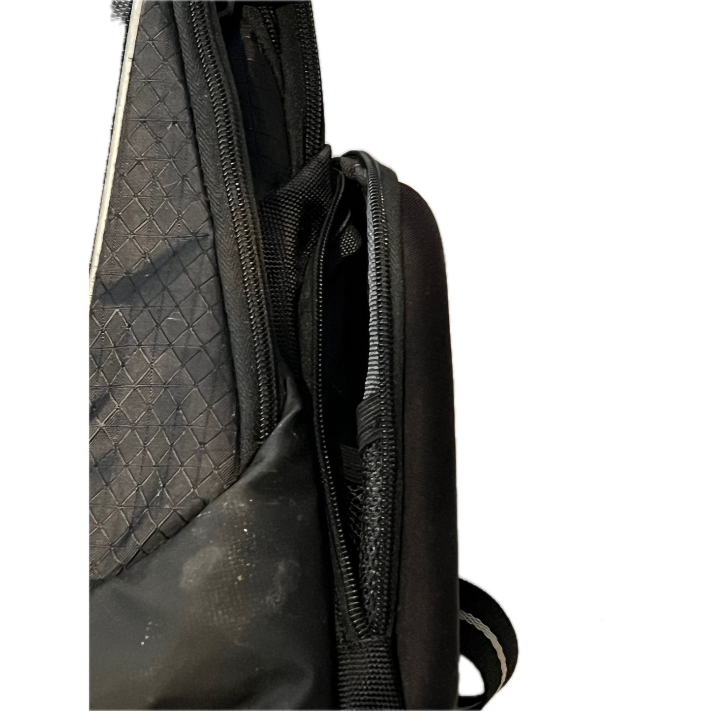 Sac à dos pour ordinateur portable ES Solo Rival 17,3 pouces avec poches latérales rigides