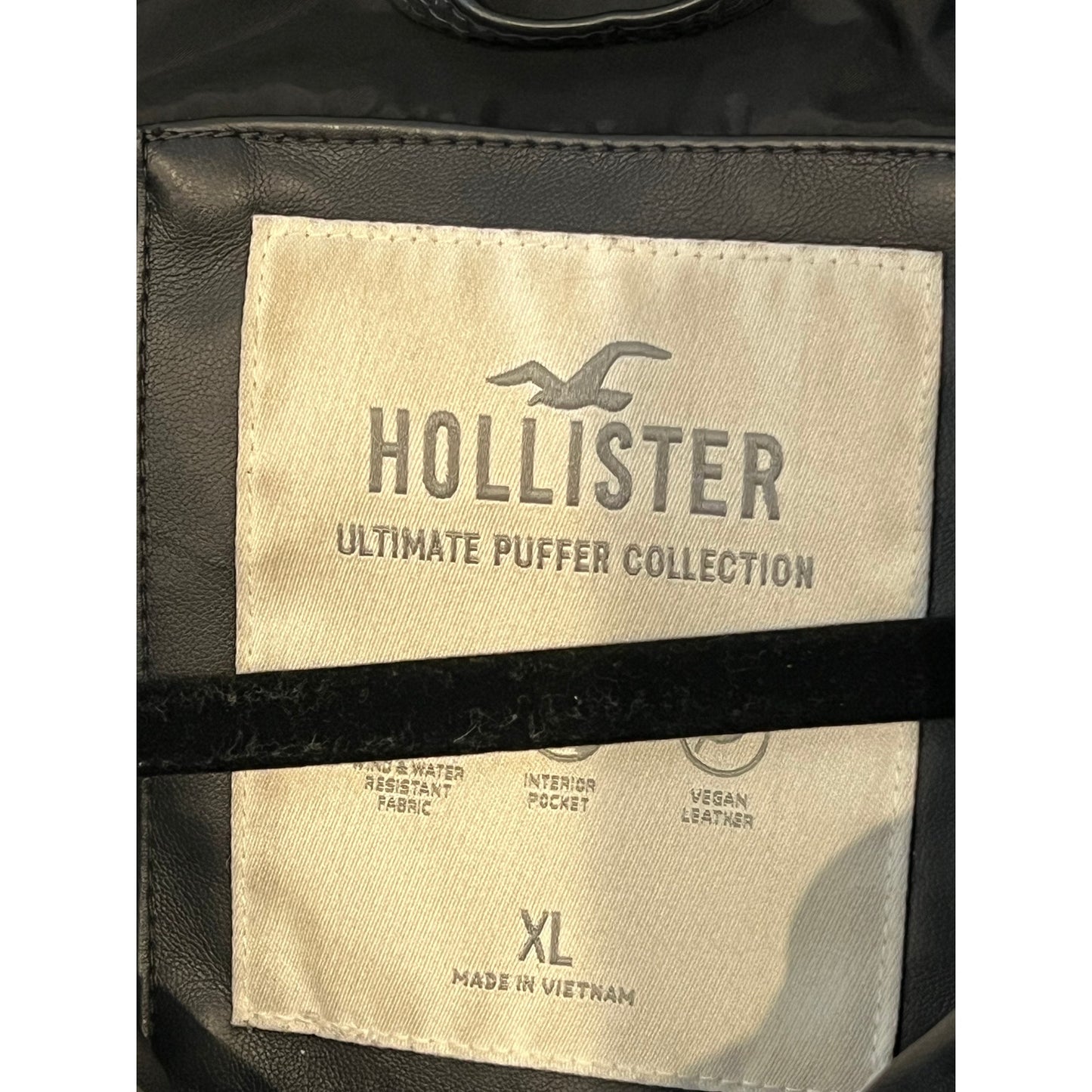 Hollister Ultimate Faux Leather Cropped Puffer Womans XL