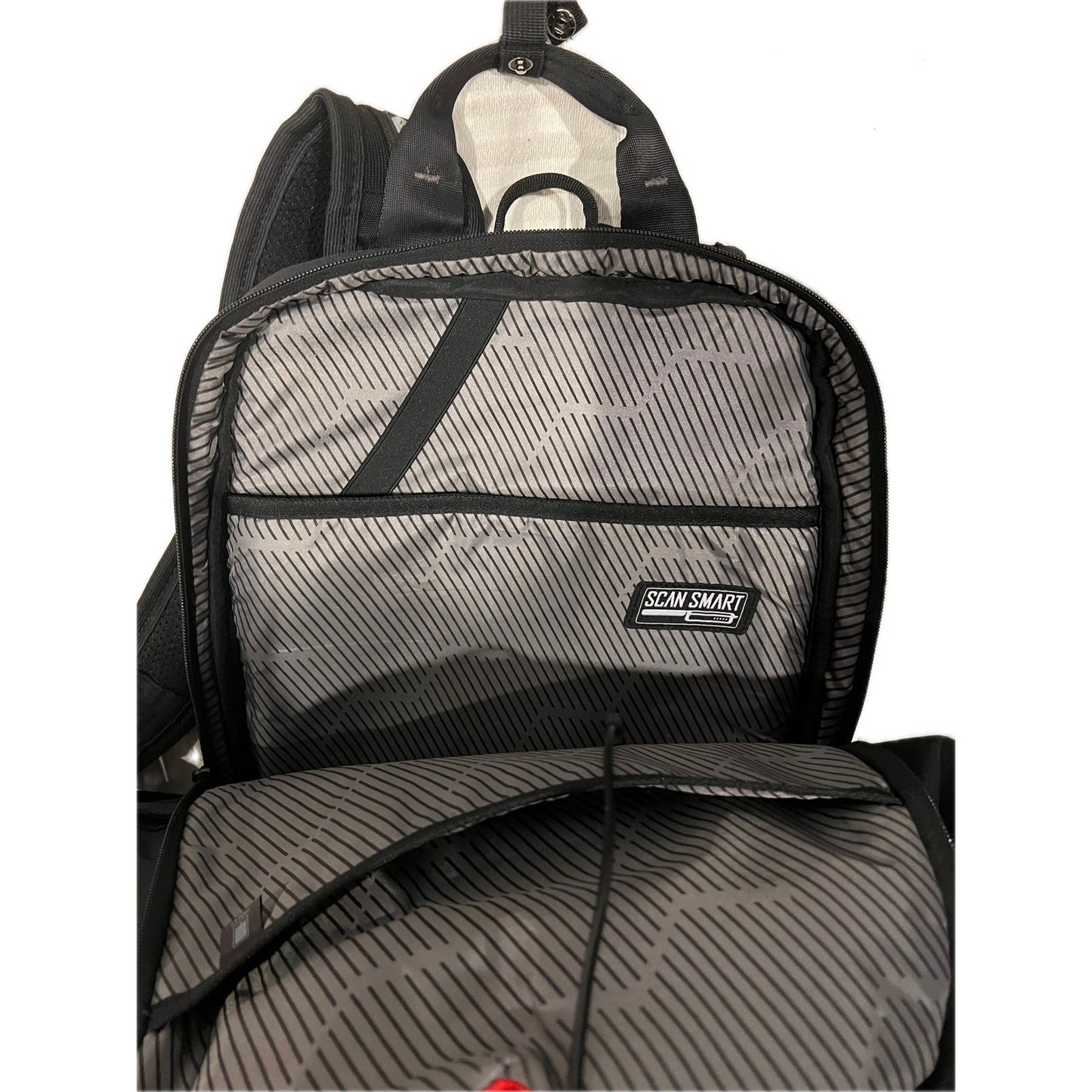 Sac à dos Swiss Gear 18 po avec mousqueton noir