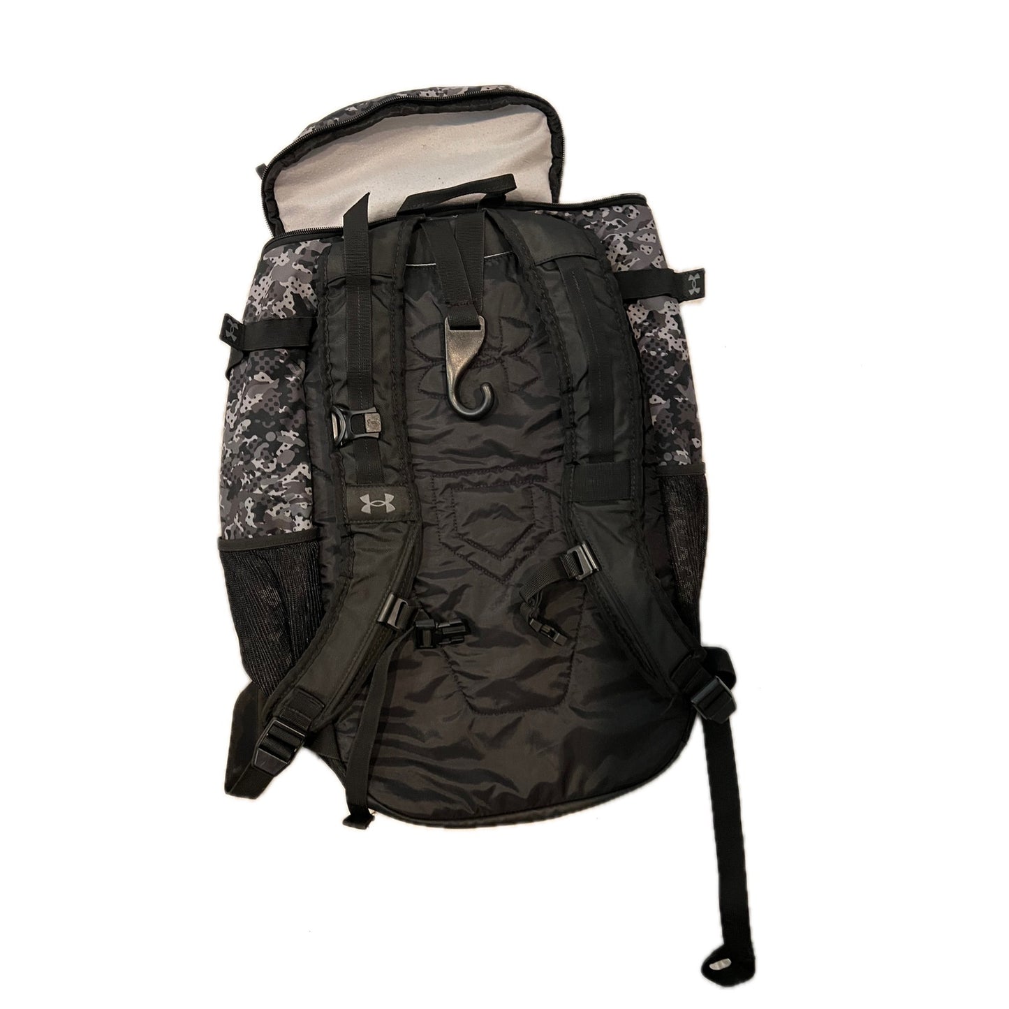 Mochila Under Armour Hustle Camuflaje Gris - Gamebag