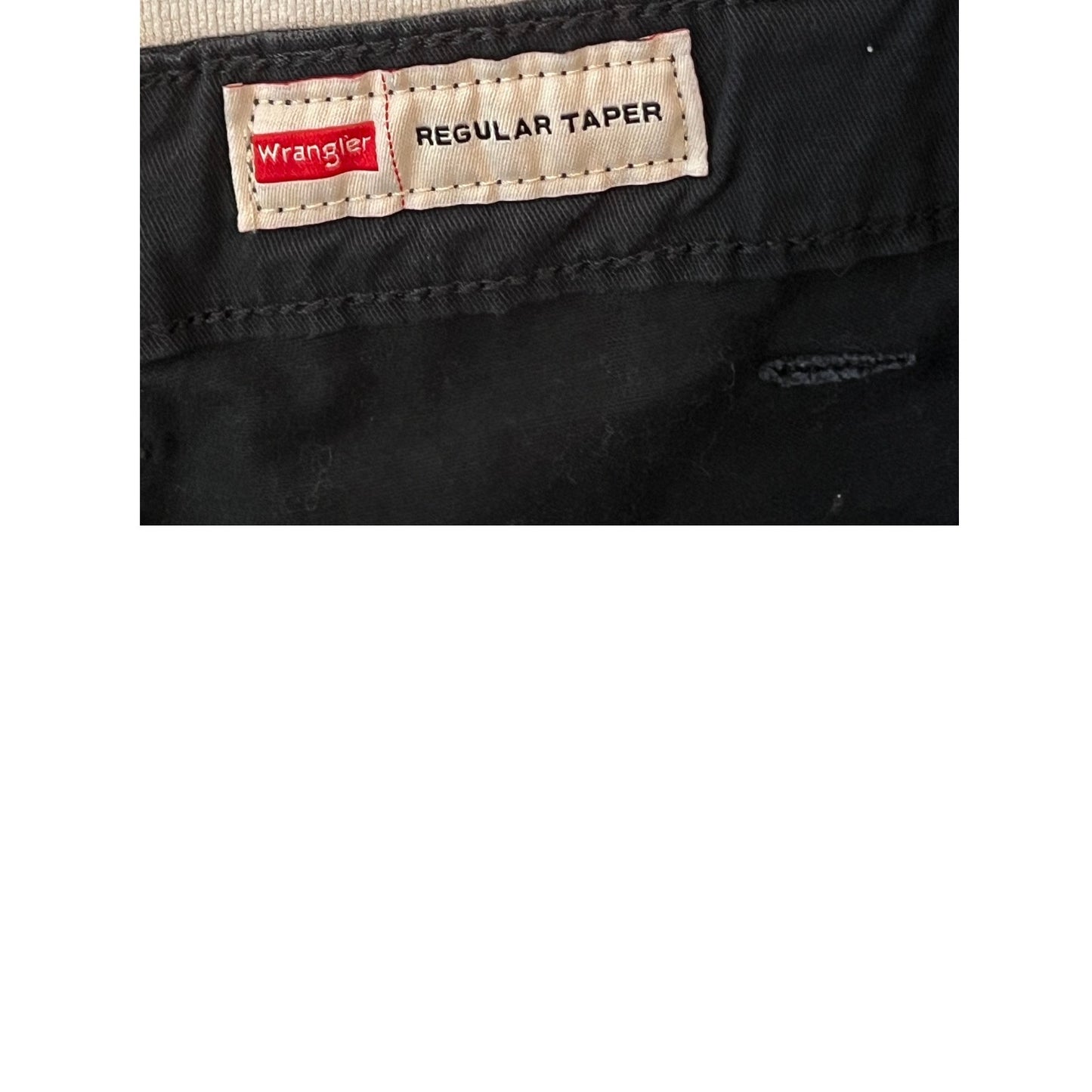 Wrangler Cargo noir coupe droite fuselée 38x30