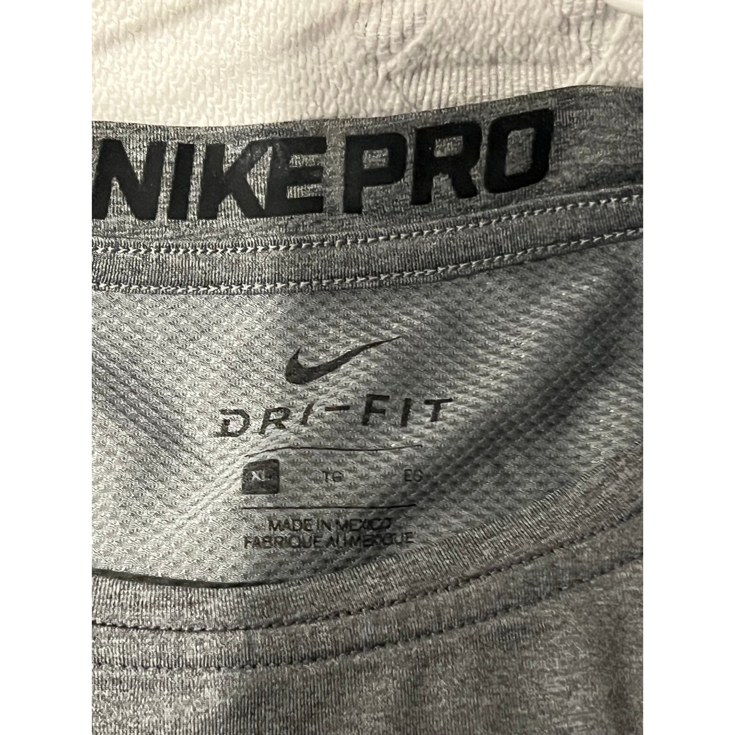 Camiseta Nike Pro Dri-Fit de manga larga y corte ajustado para hombre, talla XL