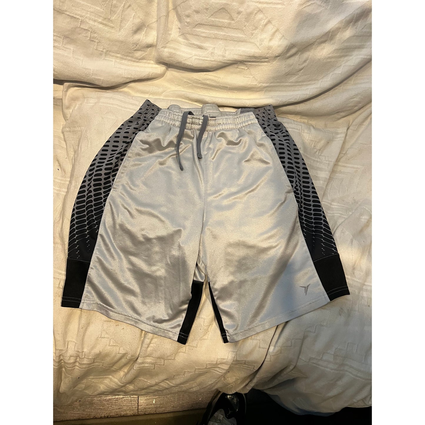 Short de basketball Old Navy blanc noir homme taille M