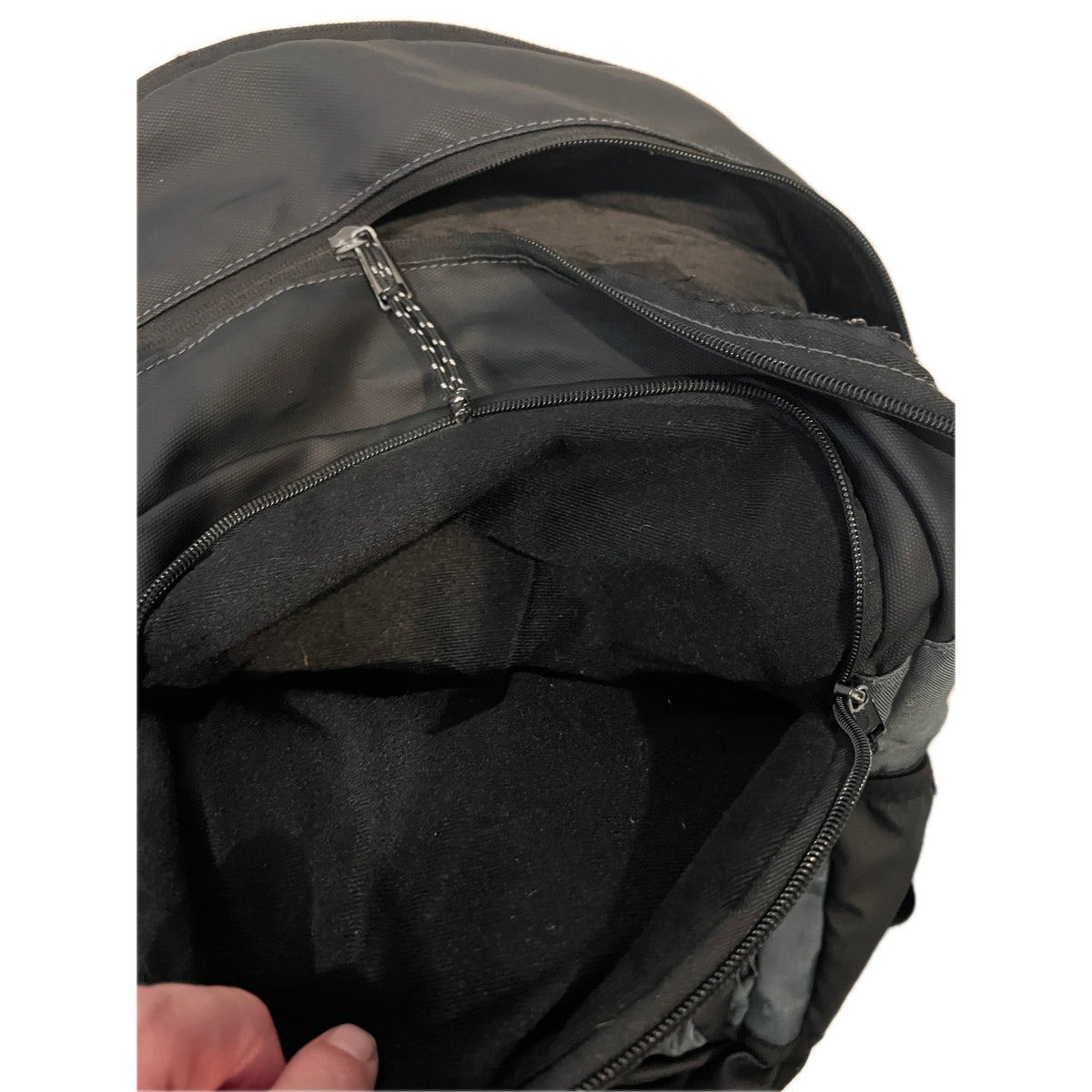 Billabong Command 29L Gray Skater Padded Backpack