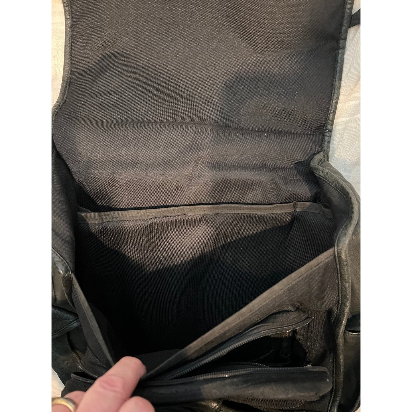 Sac à dos vintage en cuir noir Canyon Outback