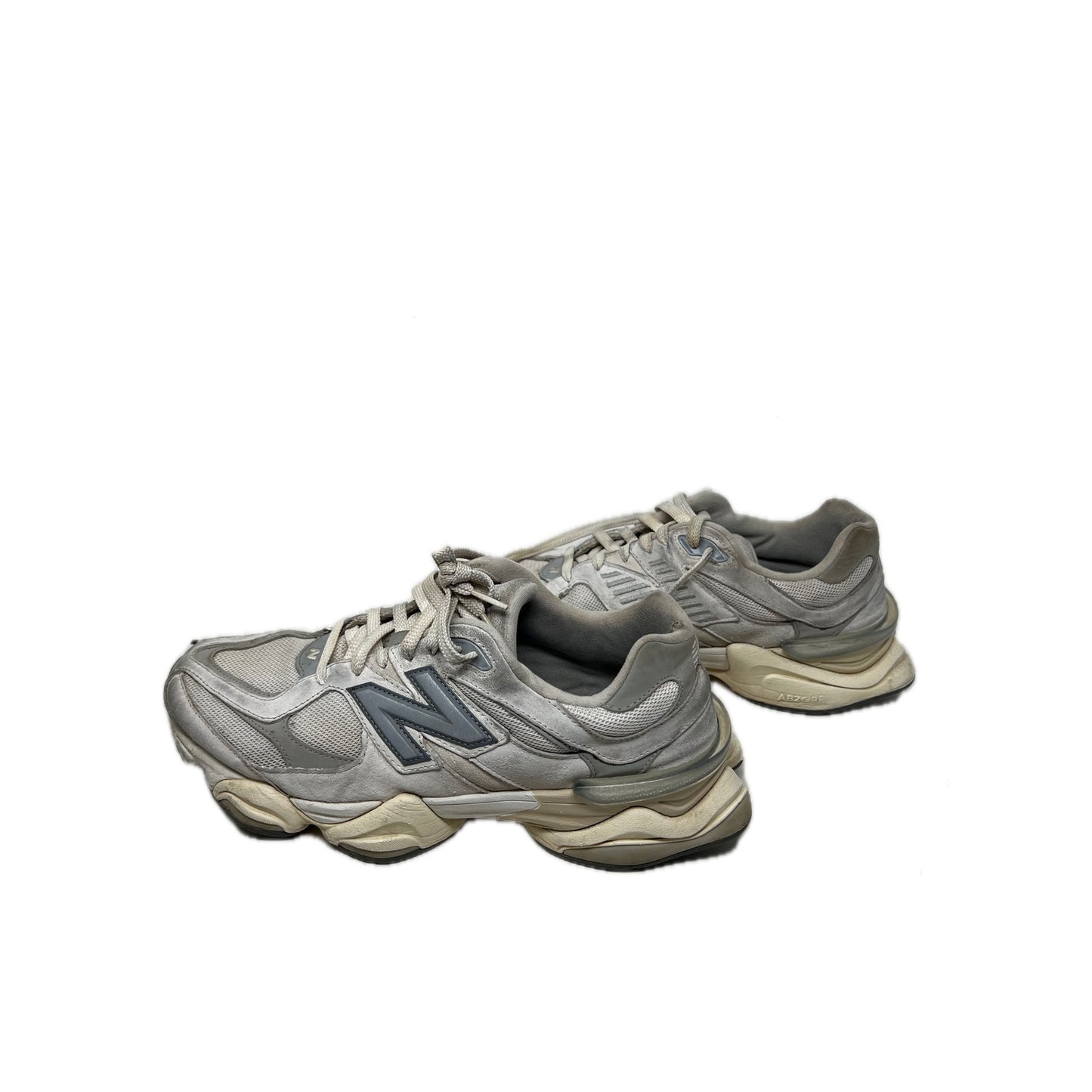 New Balance 9060 Sea Salt Rain Cloud Mens 10 Chunky Sneakers