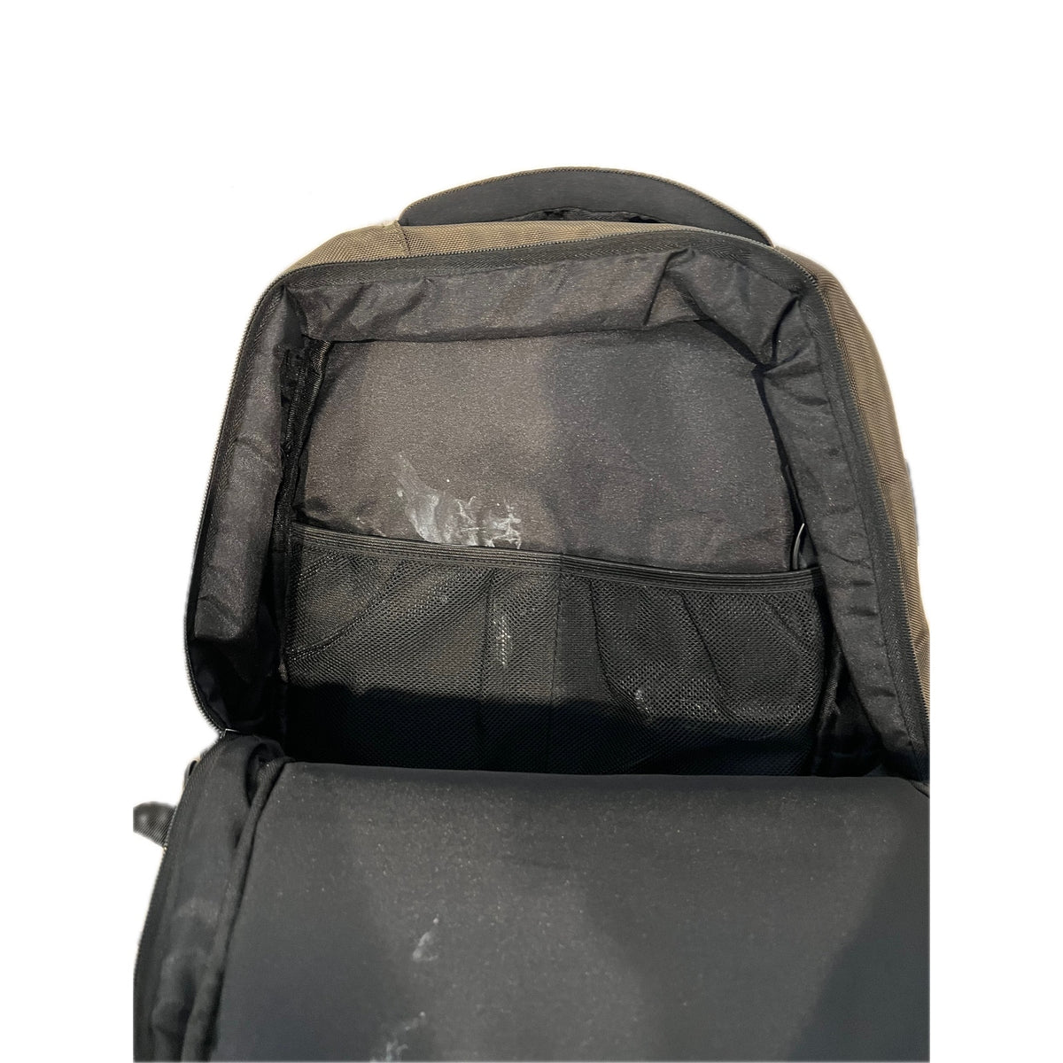 ack Abrahams The Hamilton 18-In Workbook Backpack w USB Port