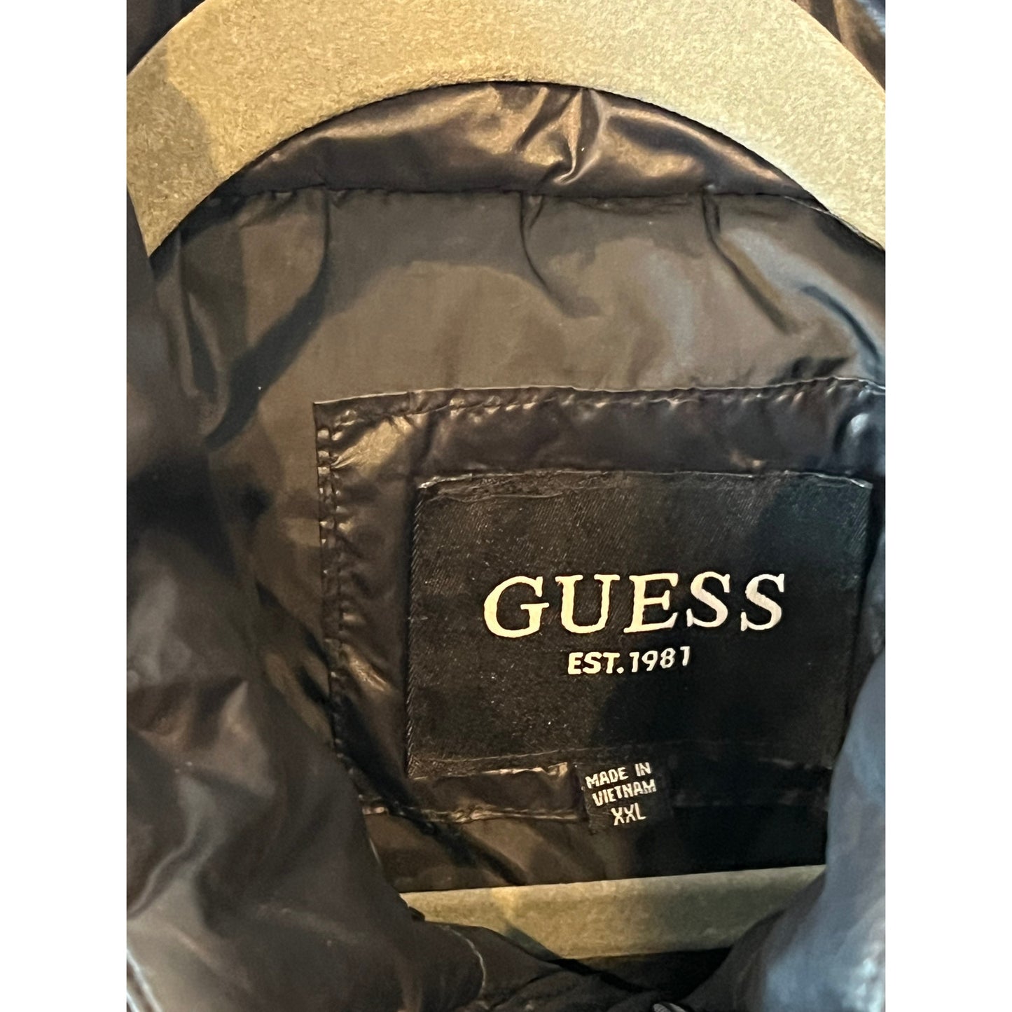 Guess Black Triangle Logo Puffy Jacket 111AN188