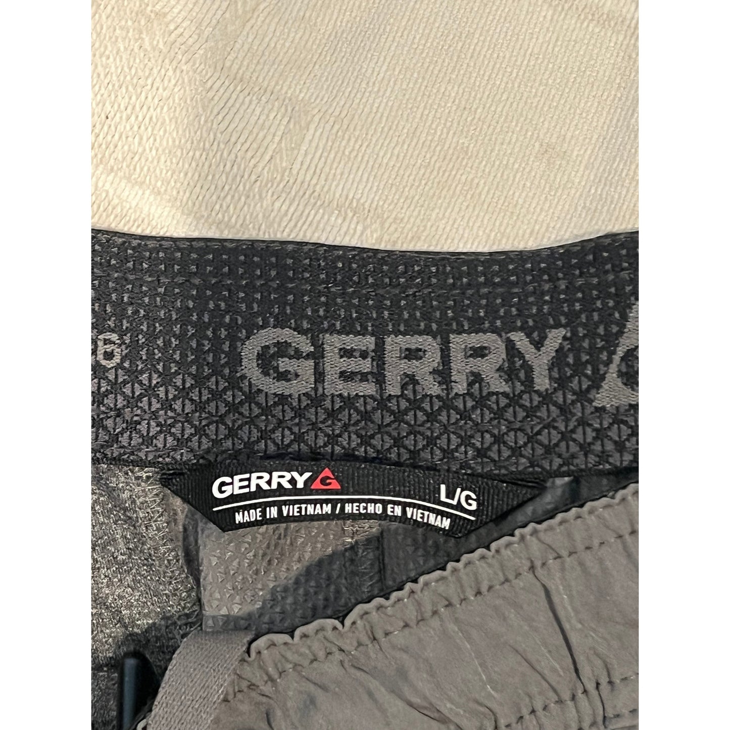 Gerry Khaki  Colorway Shorts Mens Large 8" Inseam