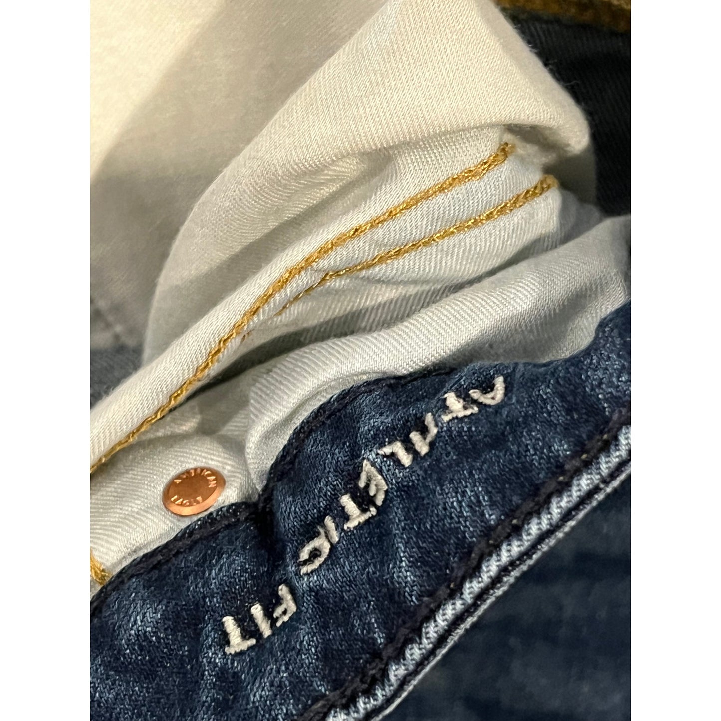 American Eagle Athletic Fit  Blue Jeans 32x34