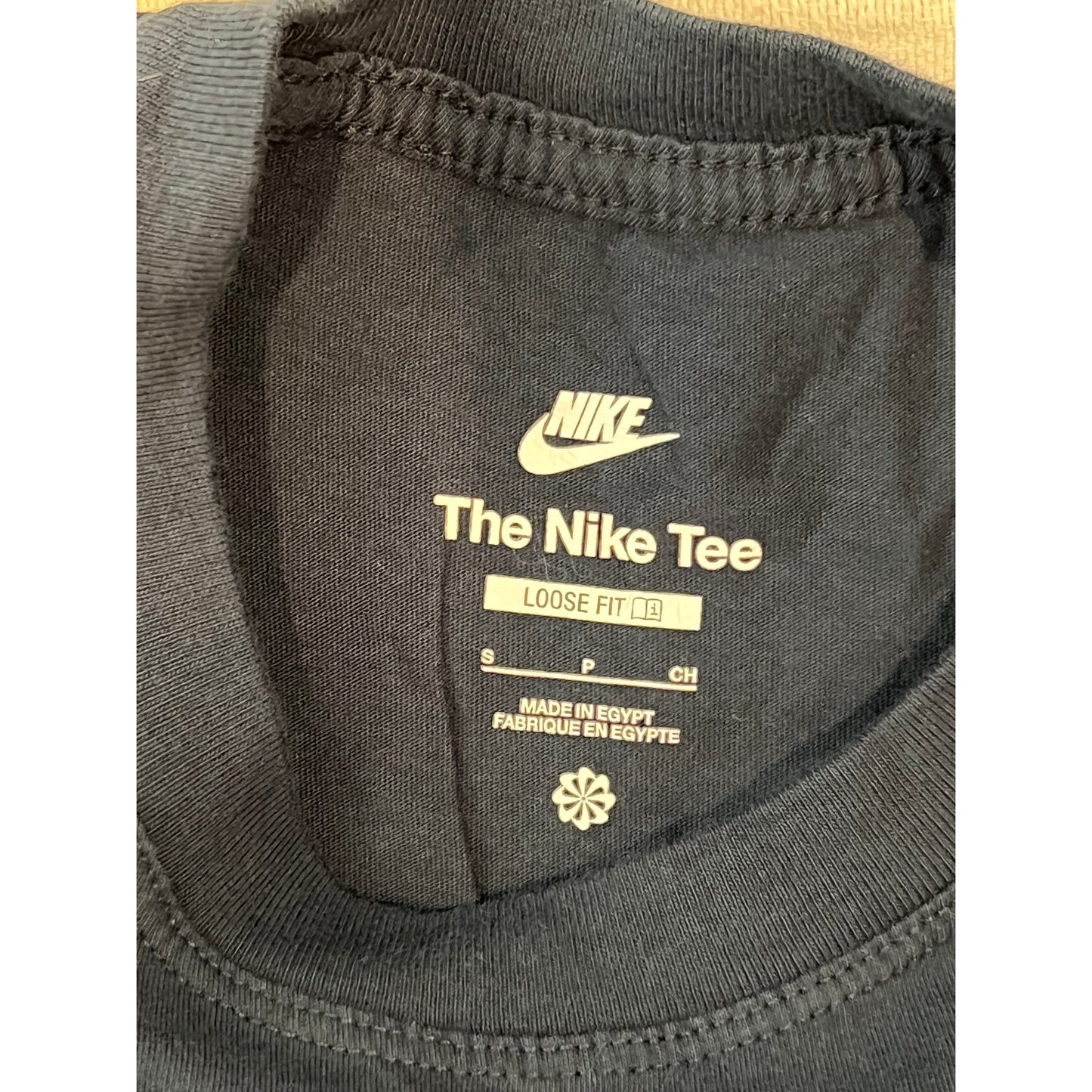 The Nike Tee Loose Fit T-Shirt Mens S