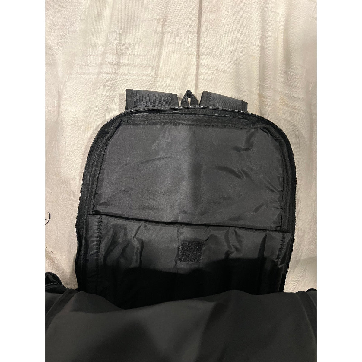 Eastsport Unisex 19 Limited Magnus Tech Backpack Black/Red