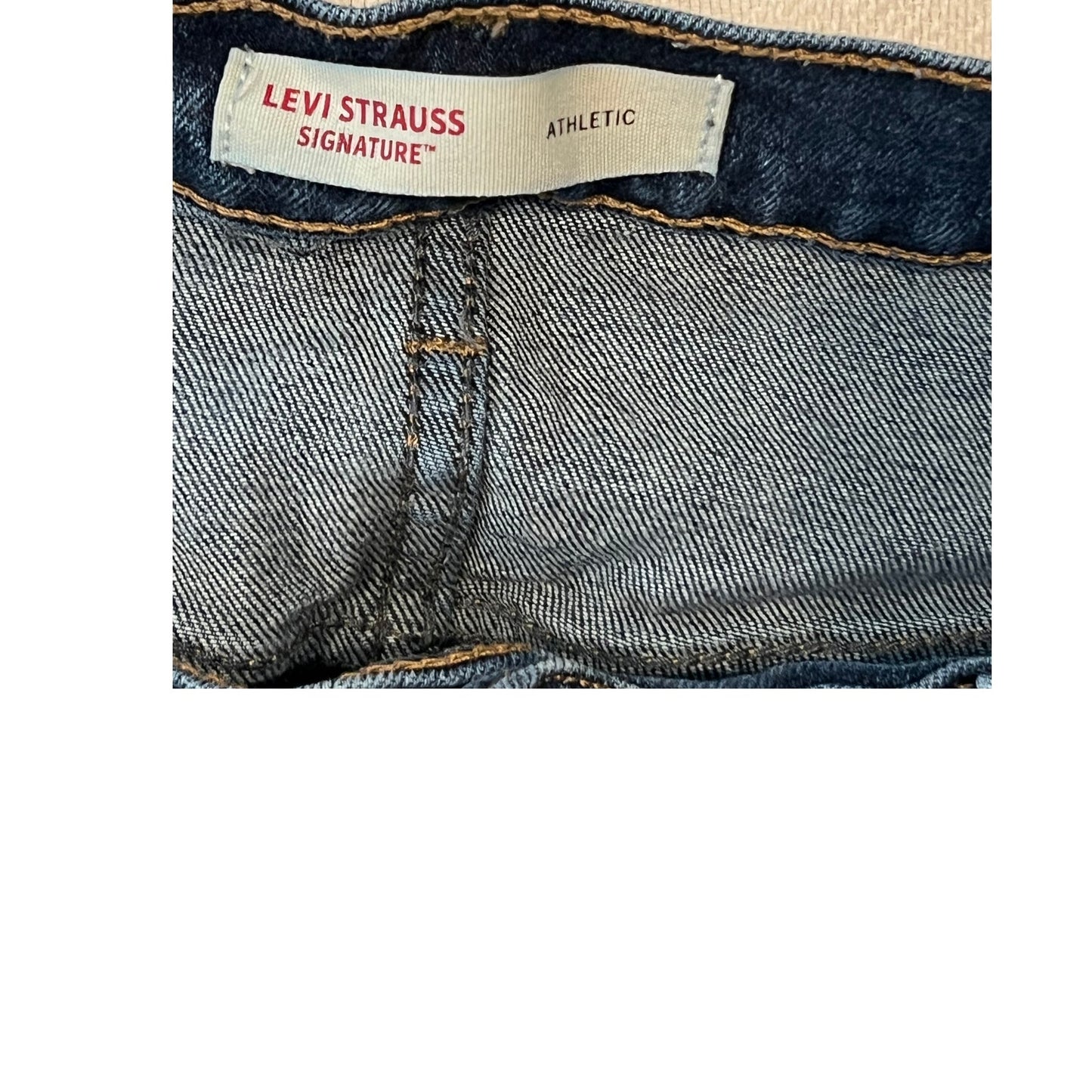 Levi's Signature Athletic Blue Jeans Mens 38x30