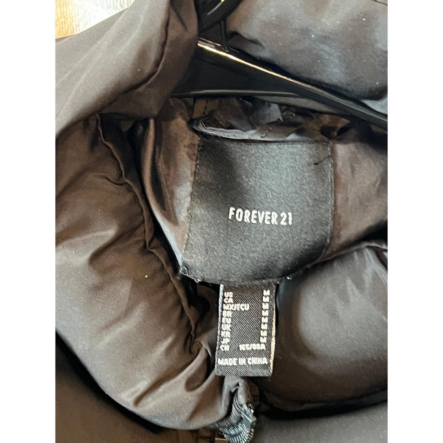 Forever 21 Cropped Puffer Black Jacket Womans M