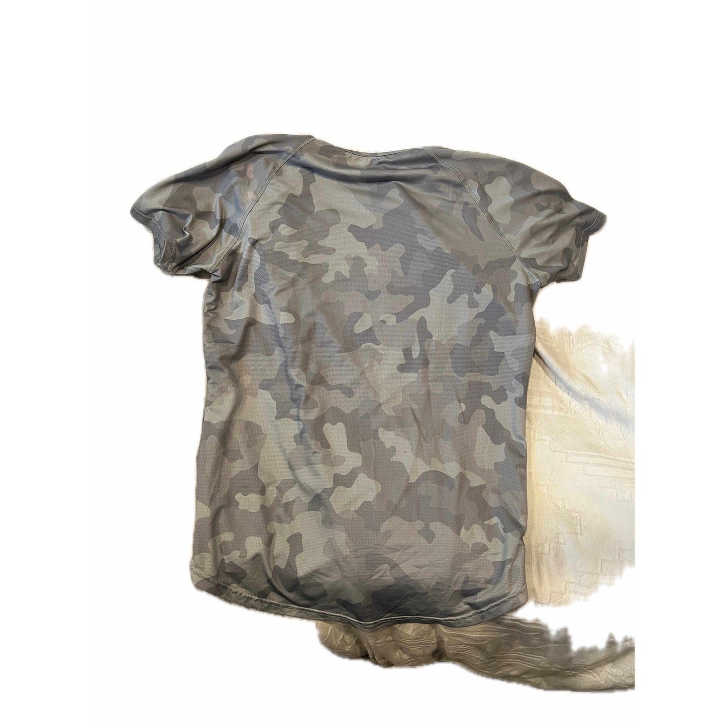 Edge Find Your Edge Sweat Wicking Gray Camo T-Shirt Mens M