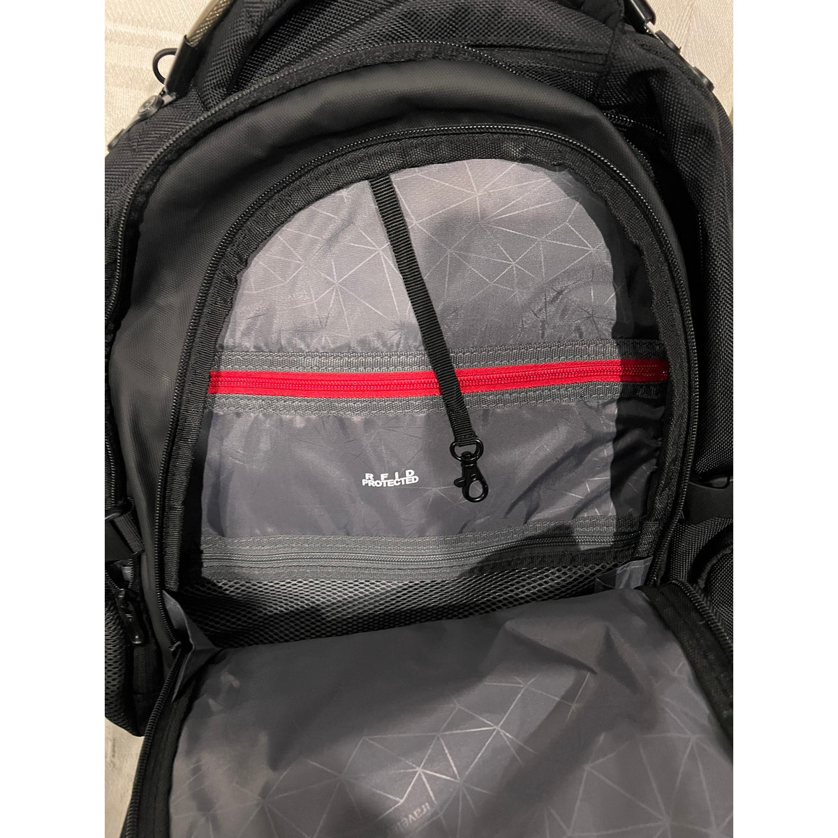 Traveler’s Choice 19" Direct Multi-Pocket Laptop Backpack