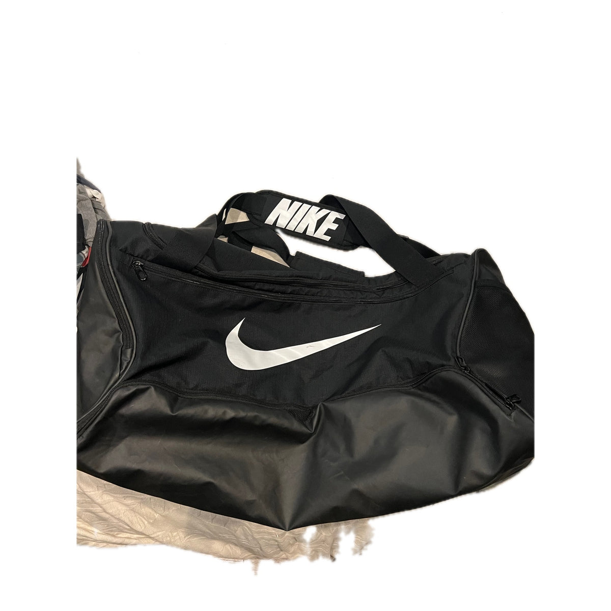 Nike Brasilia 9.5 Black Medium 60L Duffel Gym Bag