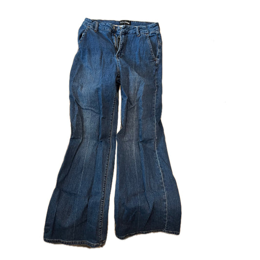 Fashion Nova Flared Womans Jeans Size 9