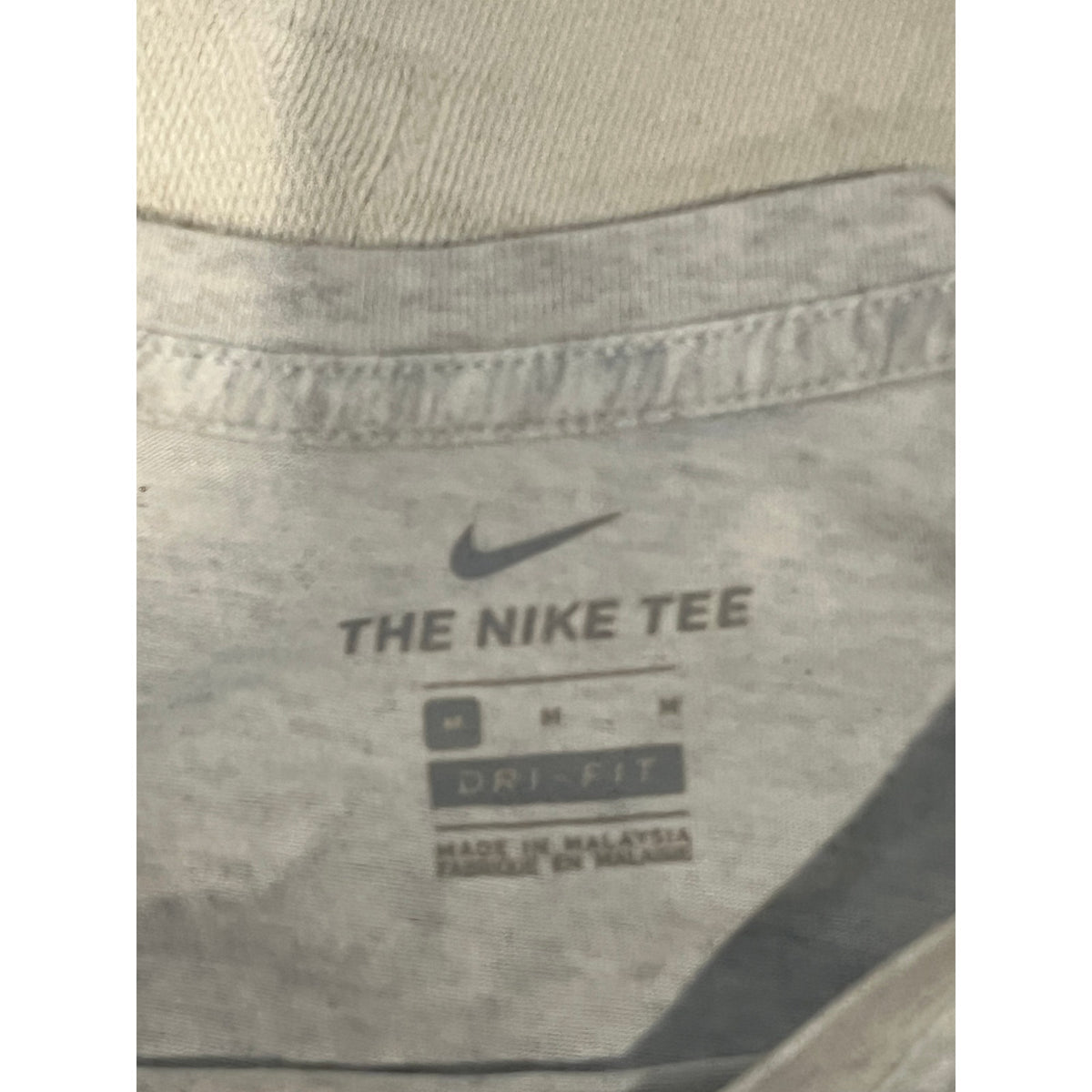 The Nike Tee Dri Fit Gray T-Shirt Mens Medium