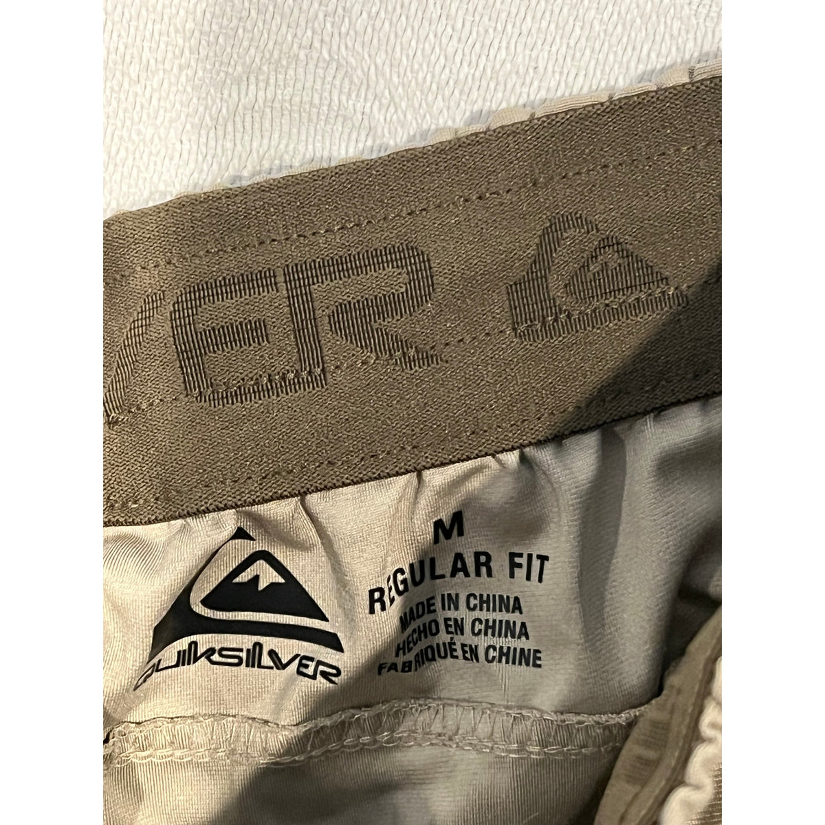 Quiksilver Khaki Board/Surf Shorts Mens Medium