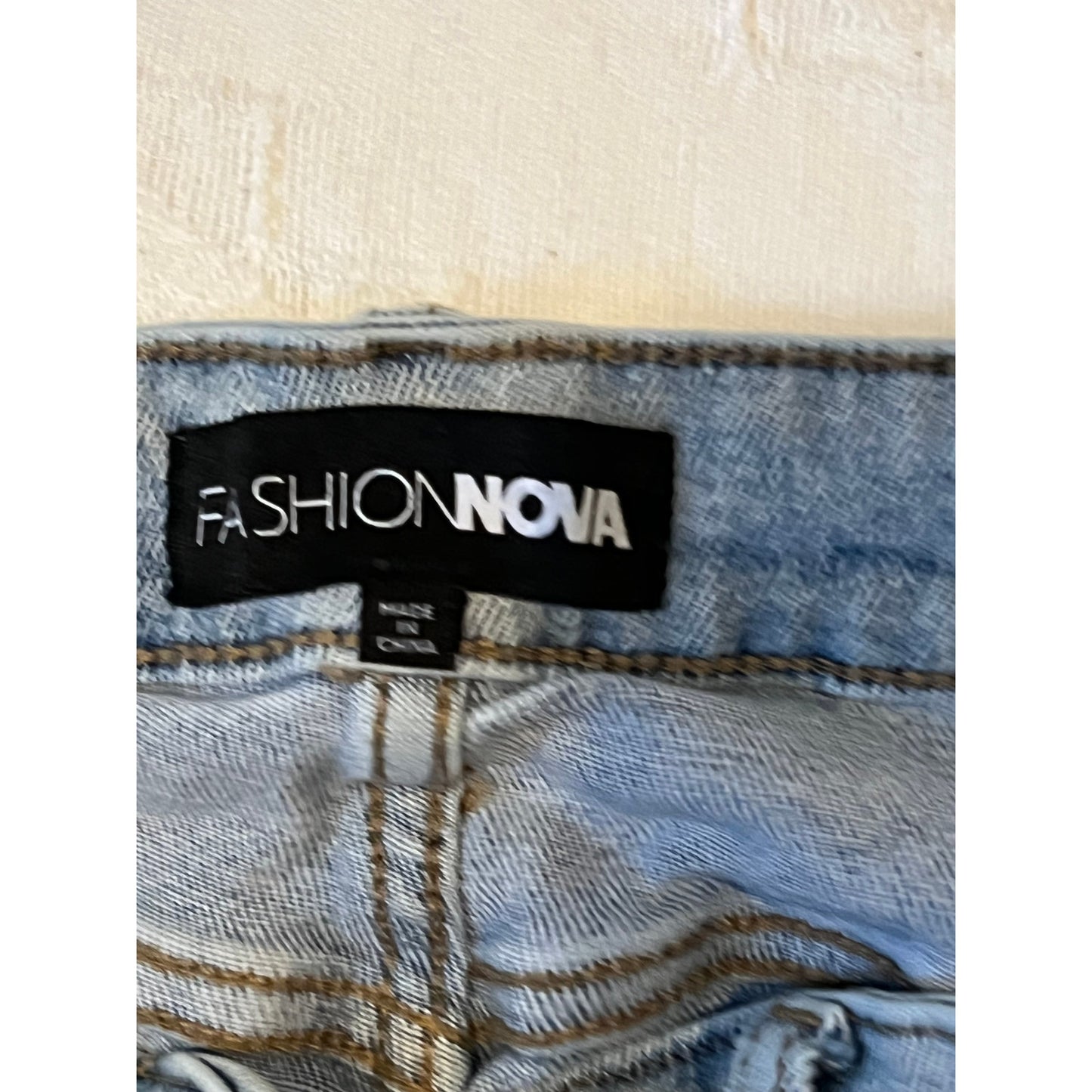 Fashion Nova  Flared Womans Jeans Sz 9