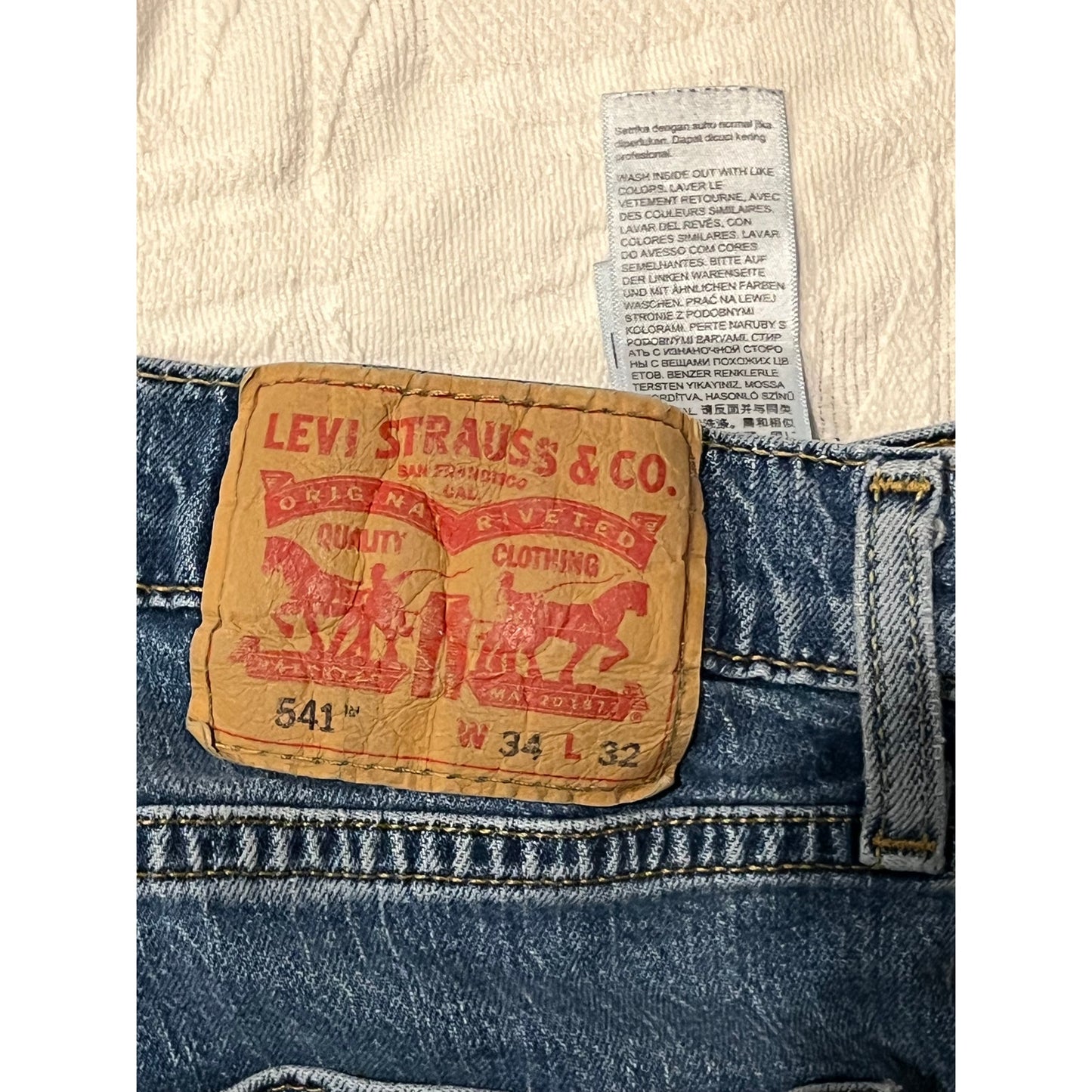 Levi's 541 Athletic Taper Fit Jeans Mens 34x32