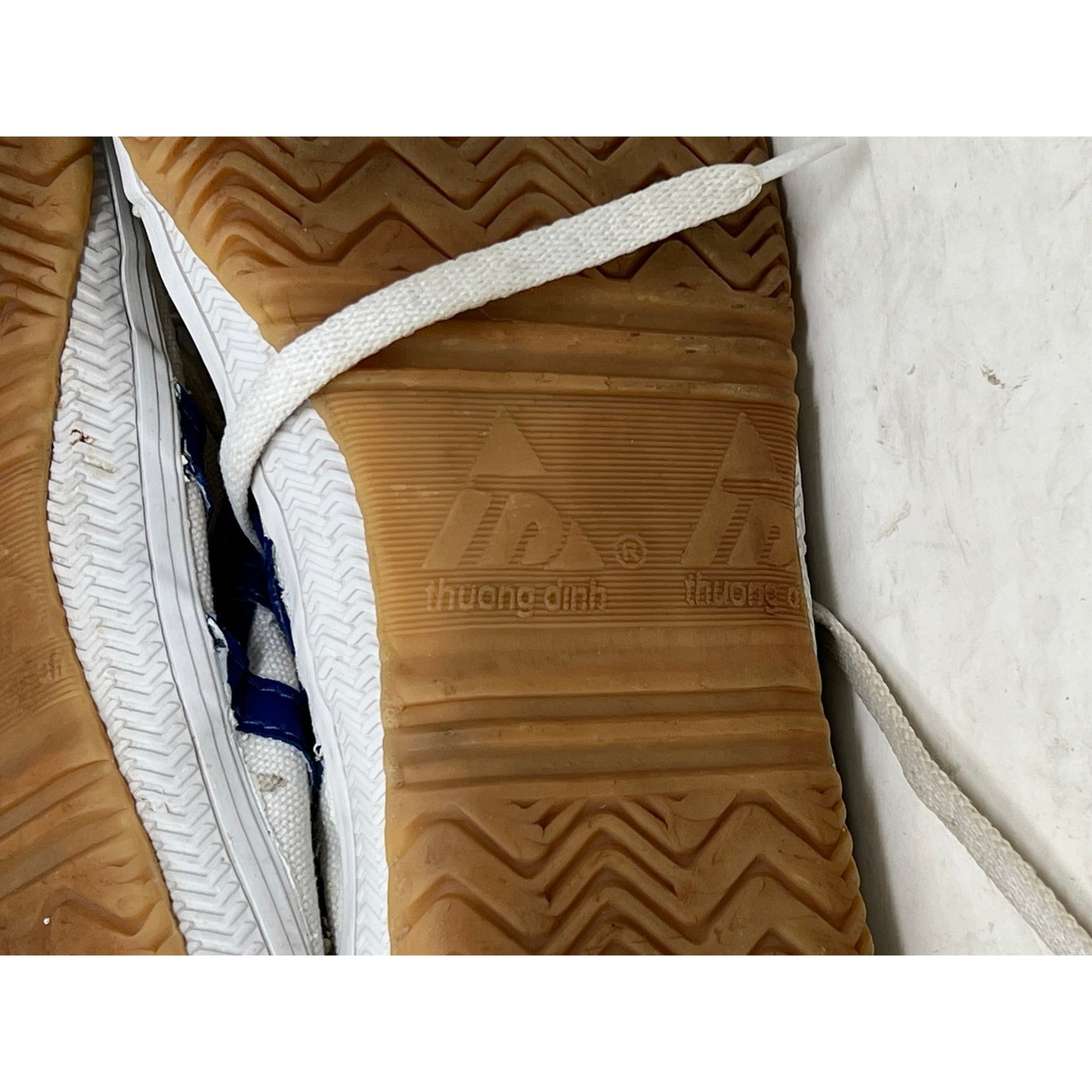 Thuong Dinh Vietnamese Sneakers Mens 11.5