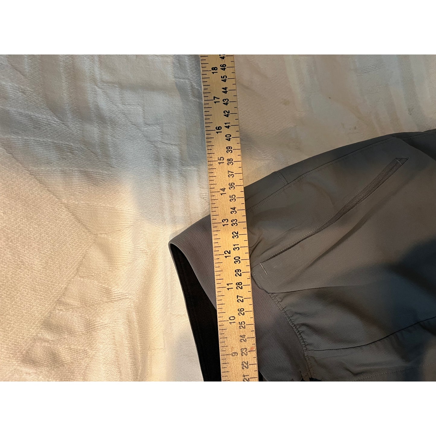 L98 Gray Running Shorts Mens Medium 26x6