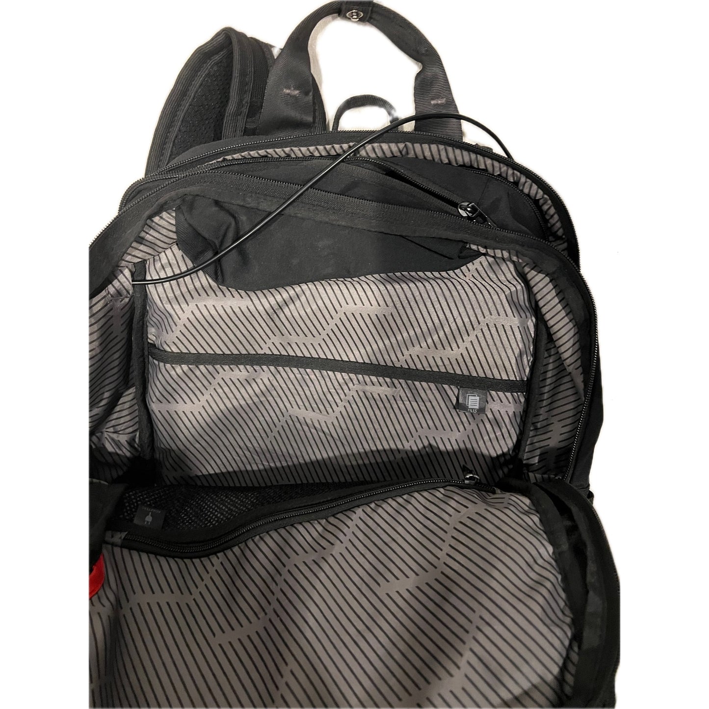 Sac à dos Swiss Gear 18 po avec mousqueton noir