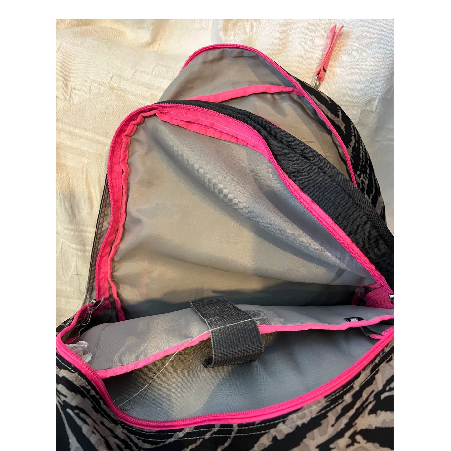 Sac à dos JanSport zèbre et rose 3 sections 1950 pouces cubes