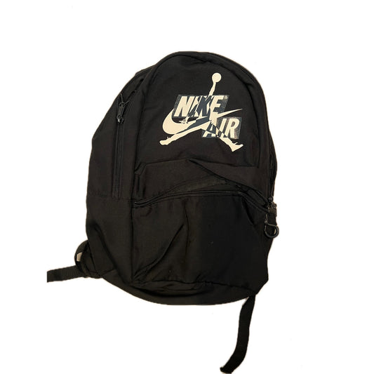 Mochila Nike Elemental Negra (21L)