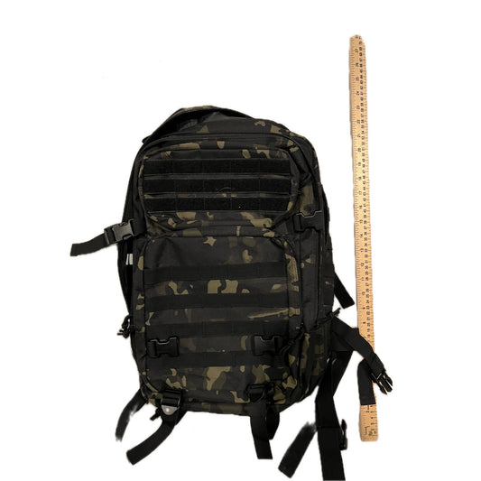 Mochila táctica genérica de camuflaje verde y negro de 36 L